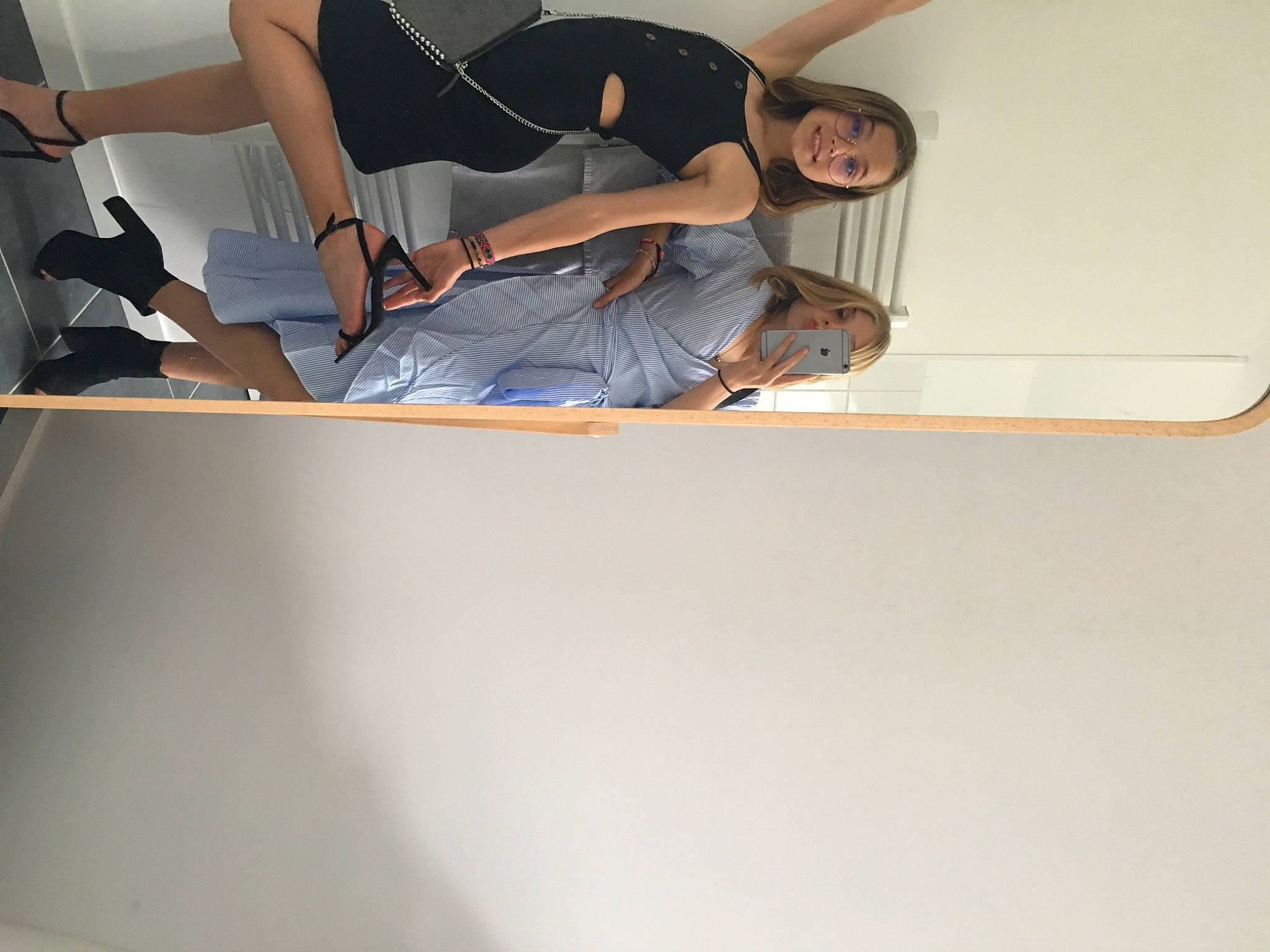 Juliette a rejoint le concours — aidez-le/la à gagner de superbes lots ! elbow, finger, joint, joy, person, shoulder, wrist