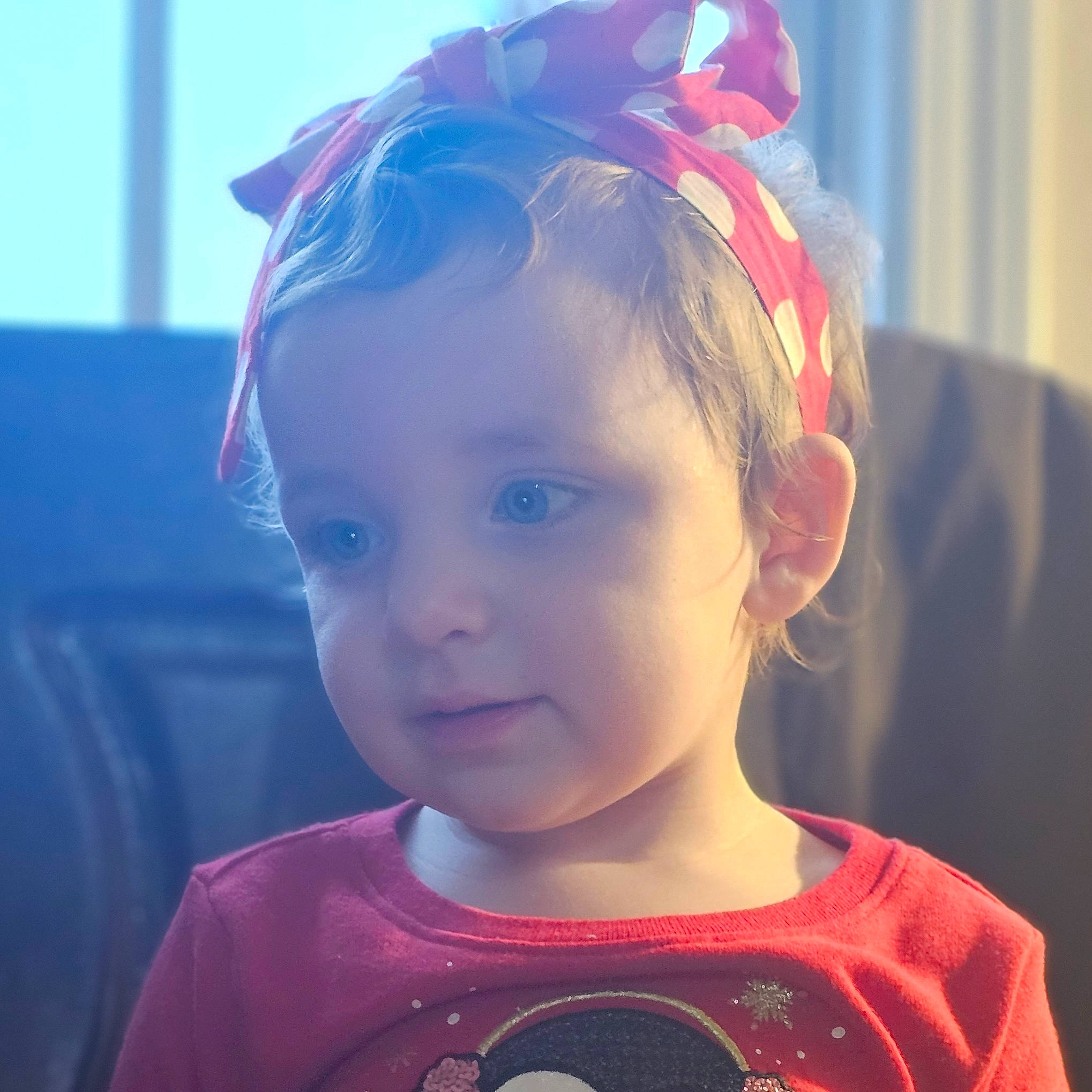 Ella is registered to the contest to win money with this photo: baby_toddler_clothing, blond, child, chin, cool, ear, electric_blue, eyebrow, eyelash, forehead, happy, headband, headpiece, lip, mouth, neck, nose, person, skin, t_shirt