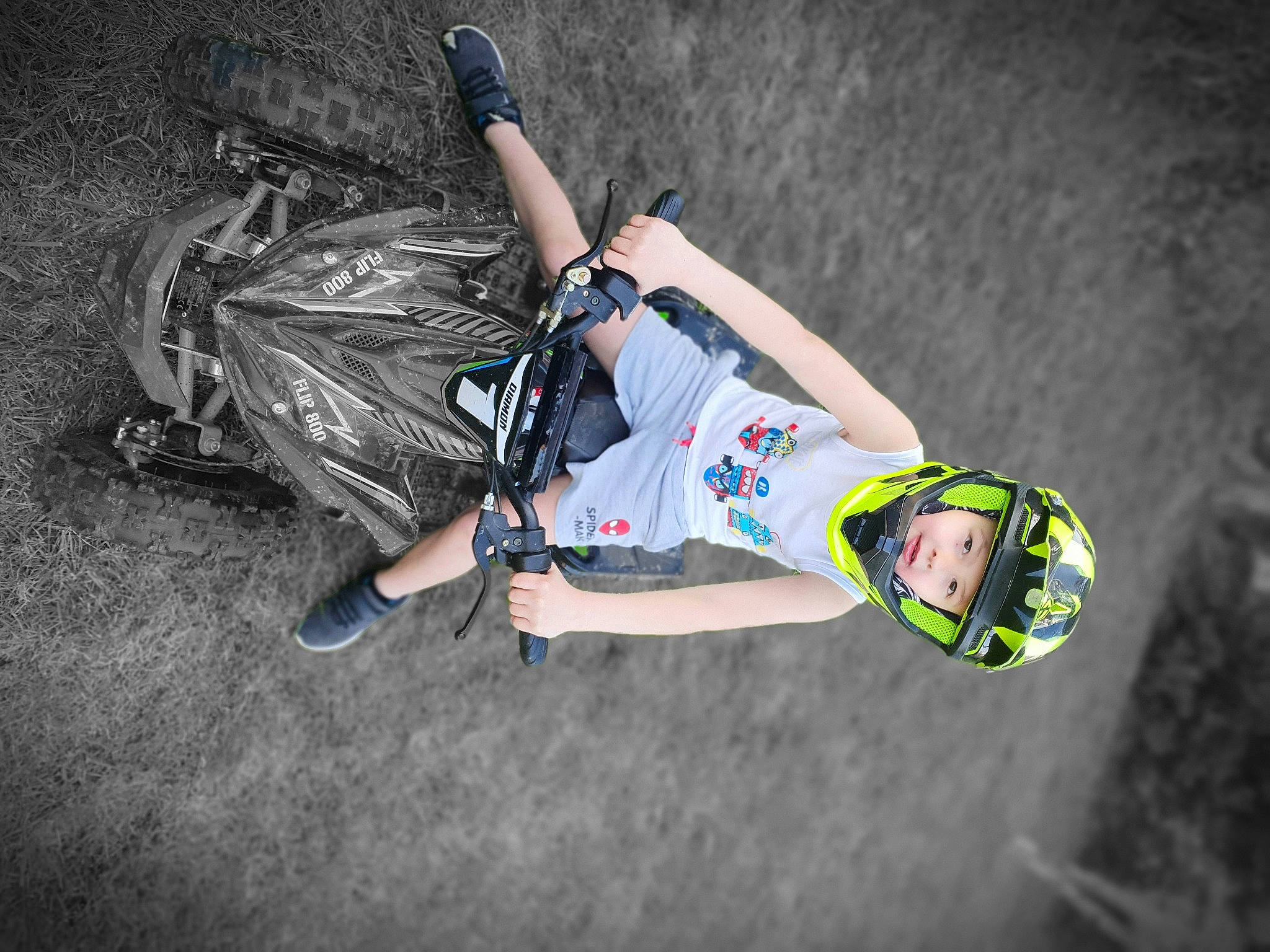 Sohan a rejoint le concours — aidez-le/la à gagner de superbes lots ! adventure, asphalt, extreme_sport, flash_photography, fun, headwear, human_leg, knee, leisure, outdoor_shoe, person, player, recreation, rolling, shorts, skateboarder, skateboarding_equipment, sneakers, sports_equipment, sportswear