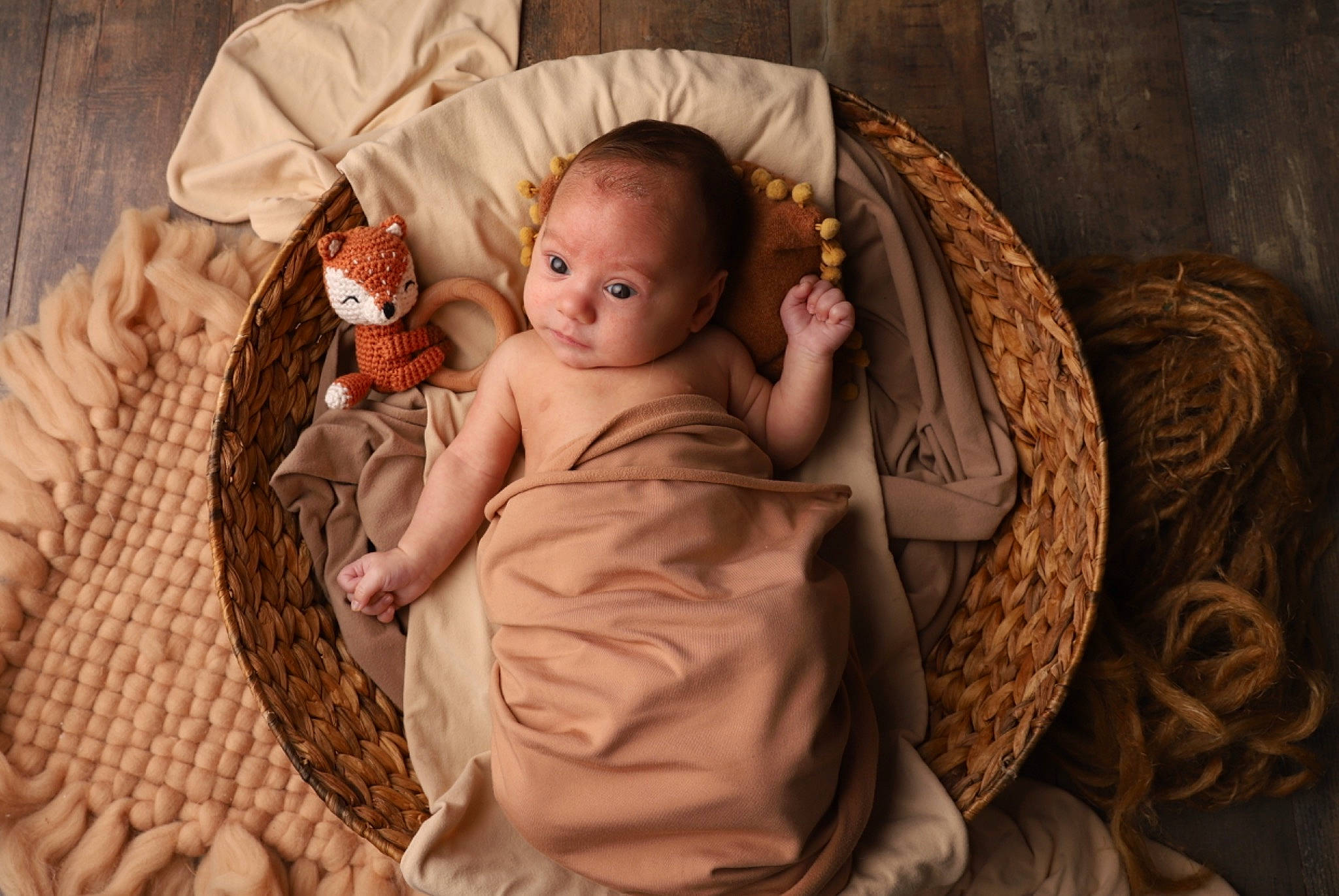 Lissandro participe au concours pour gagner de l'argent avec cette photo : baby, baby_products, baby_sleeping, basket, bedtime, child, comfort, doll, flash_photography, fun, linens, mouth, person, room, sitting, skin, textile, toddler, toy, wicker
