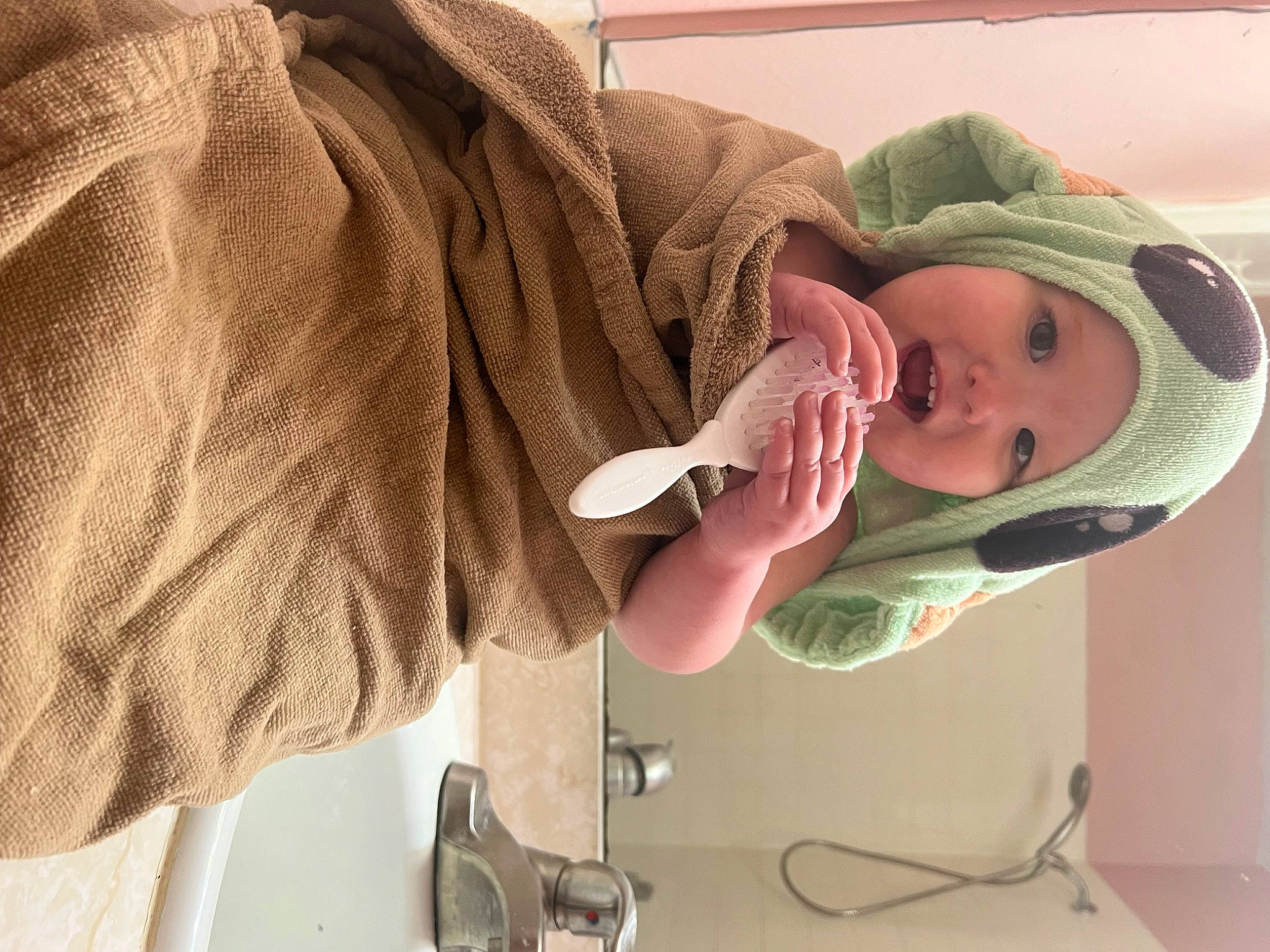 Georgia is registered to the contest to win money with this photo: baby, baby_products, baby_toddler_clothing, cap, child, comfort, eye, eyelash, fashion_accessory, fedora, fun, happy, hat, head, headgear, headwear, person, room, skin, sleeve