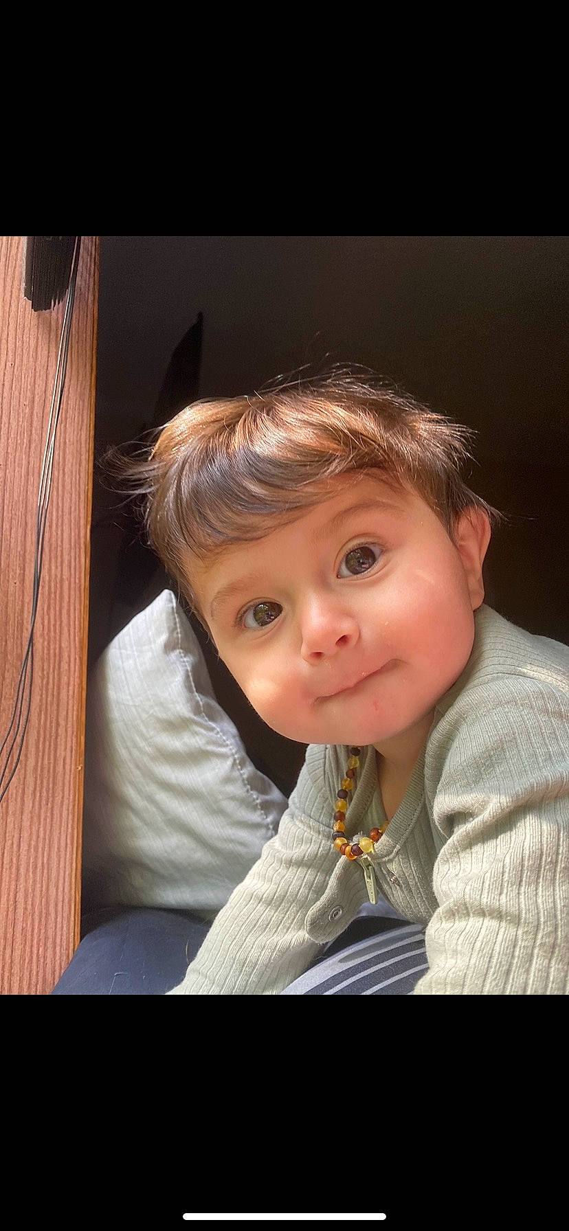 Kase is registered to the contest to win money with this photo: baby_toddler_clothing, cheek, clothing, ear, eyelash, flash_photography, forehead, gesture, happy, head, human_body, iris, lip, mouth, neck, nose, person, sleeve, toddler, window