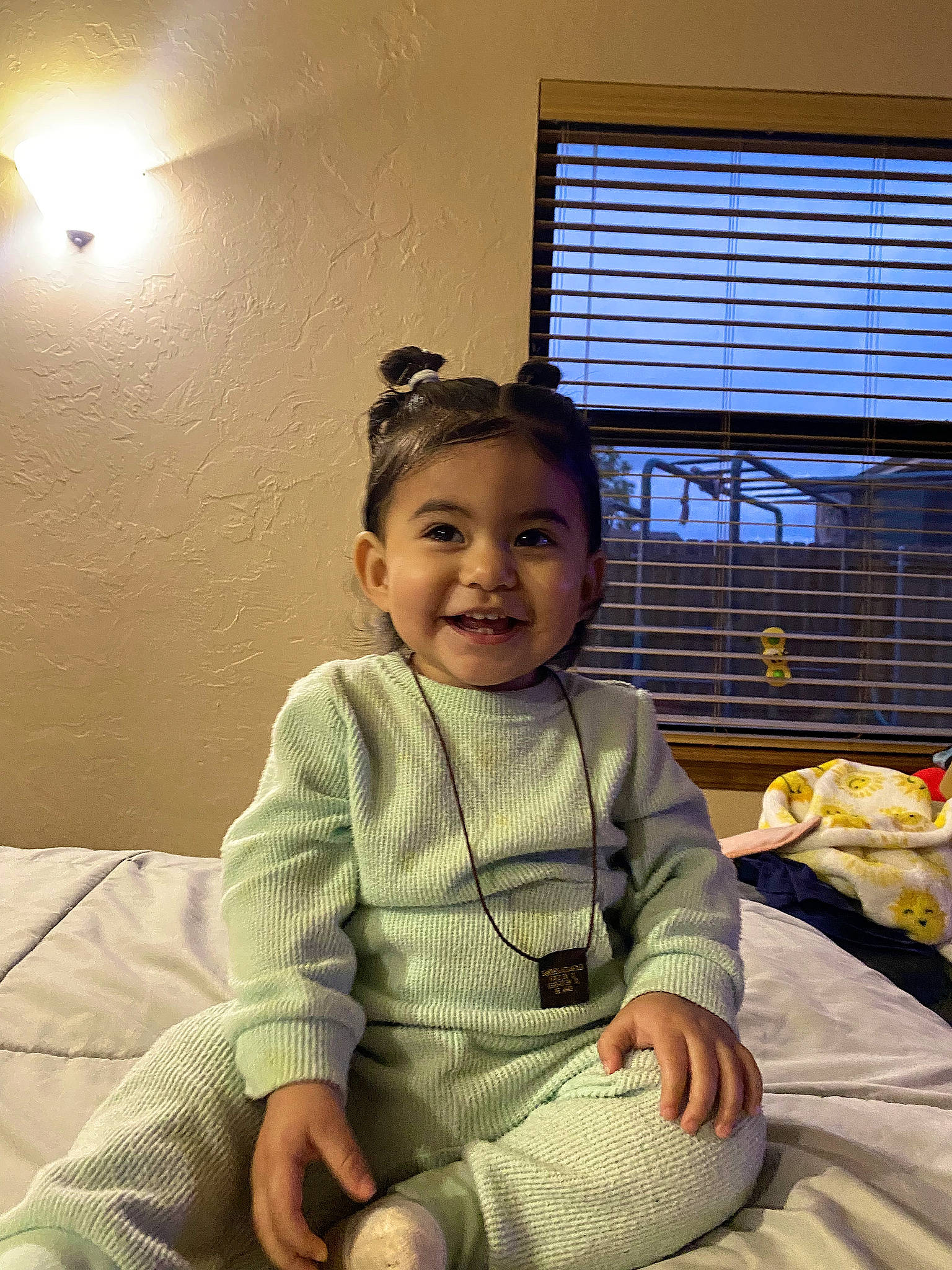 Itzel is registered to the contest to win money with this photo: baby, baby_toddler_clothing, child, comfort, eye, eyewear, flooring, fun, happy, head, joy, person, room, sitting, sleeve, smile, snapshot, sunglasses, tints_and_shades, toddler