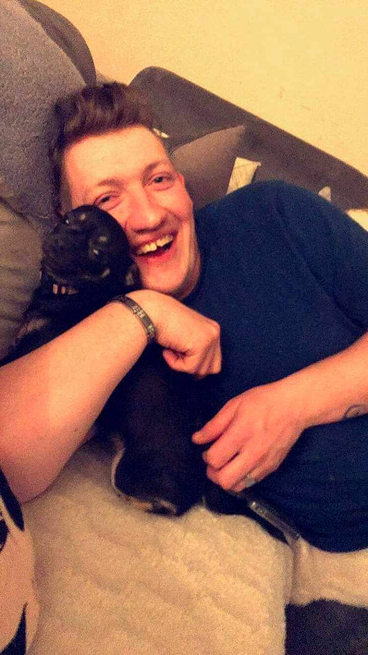 Rose participe au concours pour gagner de l'argent avec cette photo : arm, canidae, companion_dog, cool, fawn, fun, gesture, happy, hug, joy, laugh, leg, love, person, photography, puppy_love, selfie, smile