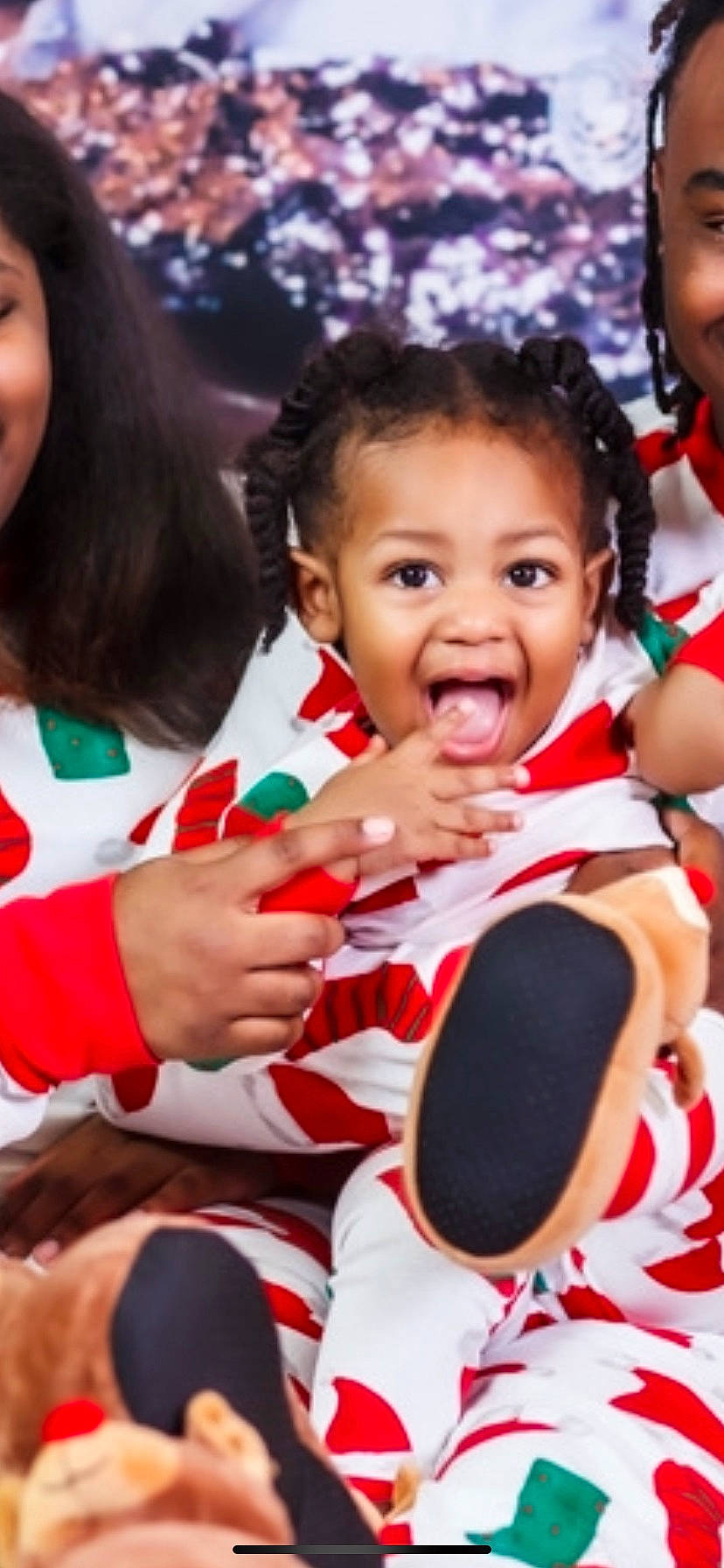 Jamari is registered to the contest to win money with this photo: child, entertainment, event, face, fun, gesture, happy, jewellery, leisure, person, skin, smile, toddler, tradition, uniform
