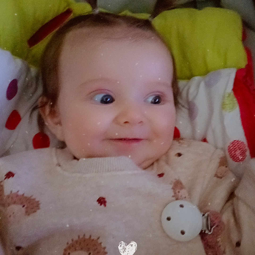 Mayanna participe au concours pour gagner de l'argent avec cette photo : baby, bed, blanket, bodypart, clothing, couch, cushion, face, finger, furniture, hand, head, homedecor, knitwear, linen, pattern, person, photography, portrait, sweater