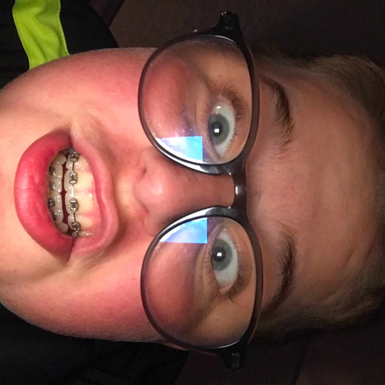 Romane participe au concours pour gagner de l'argent avec cette photo : arm, cheek, chin, eye, eyebrow, eyelash, eyewear, face, forehead, glasses, hair, hand, lip, mouth, nose, plant, skin, smile, tooth, vision_care