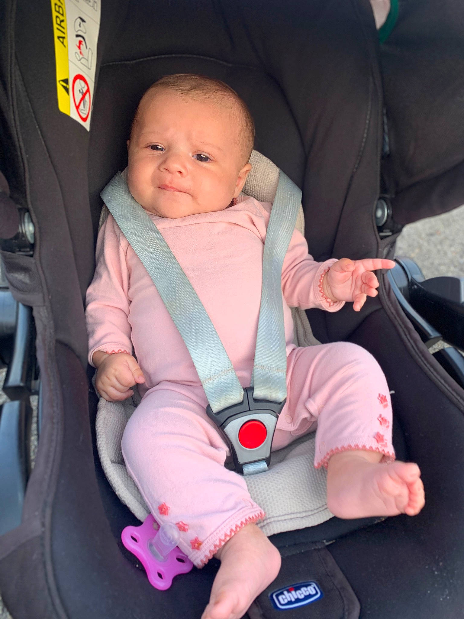 Lanna a rejoint le concours — aidez-le/la à gagner de superbes lots ! auto_part, baby, baby_carriage, baby_in_car_seat, baby_products, baby_safety, baby_toddler_clothing, car_seat, car_seat_cover, child, comfort, head_restraint, lap, person, product, seat_belt, service, sitting, toddler, vacation