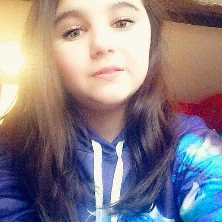 Maéva participe au concours pour gagner de l'argent avec cette photo : beauty, black_hair, blue, cheek, chin, eye, eyebrow, face, forehead, girl, hair, hairstyle, head, human_hair_color, lady, long_hair, nose, person, selfie, smile