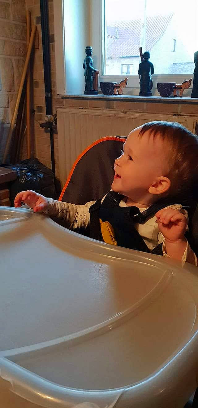 Lenzo a rejoint le concours — aidez-le/la à gagner de superbes lots ! child, comfort_food, person, toddler