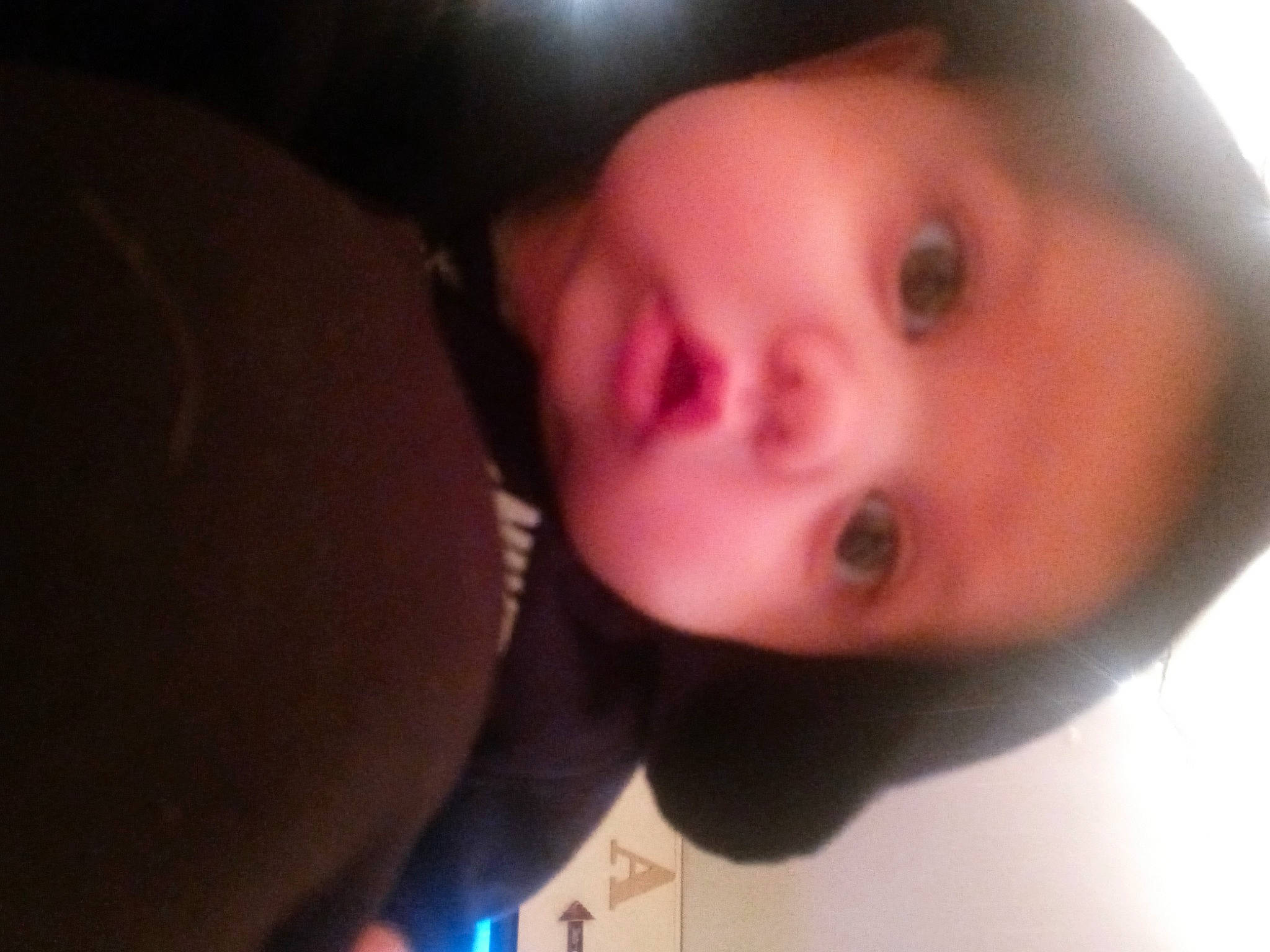 Ej is registered to the contest to win money with this photo: black_hair, cheek, chest, child, ear, eye, eyelash, flash_photography, forehead, happy, human_body, iris, jaw, lip, mouth, nose, person, selfie, skin, smile