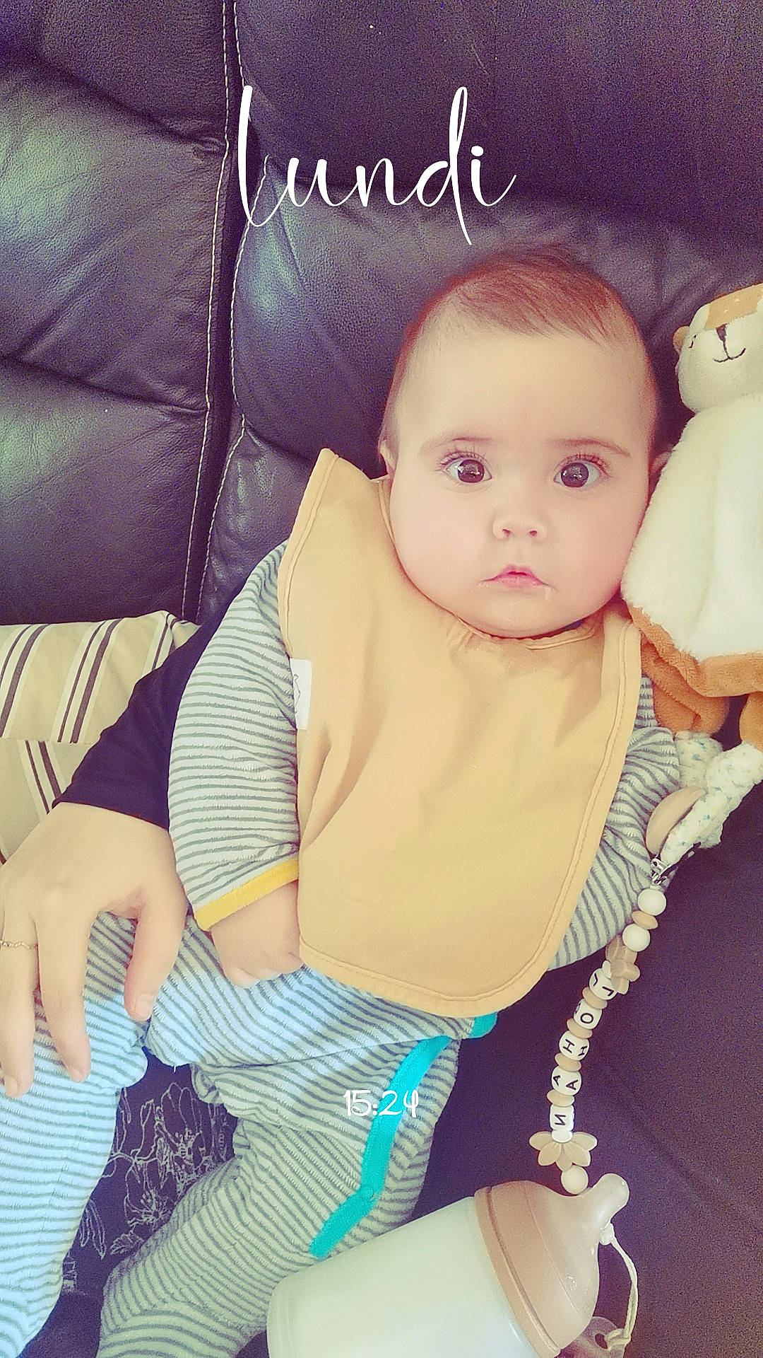 Lohan a rejoint le concours — aidez-le/la à gagner de superbes lots ! accessories, baby, bodypart, bonnet, clothing, couch, cup, cushion, face, finger, furniture, hand, hat, head, homedecor, jewelry, newborn, person, photography, portrait