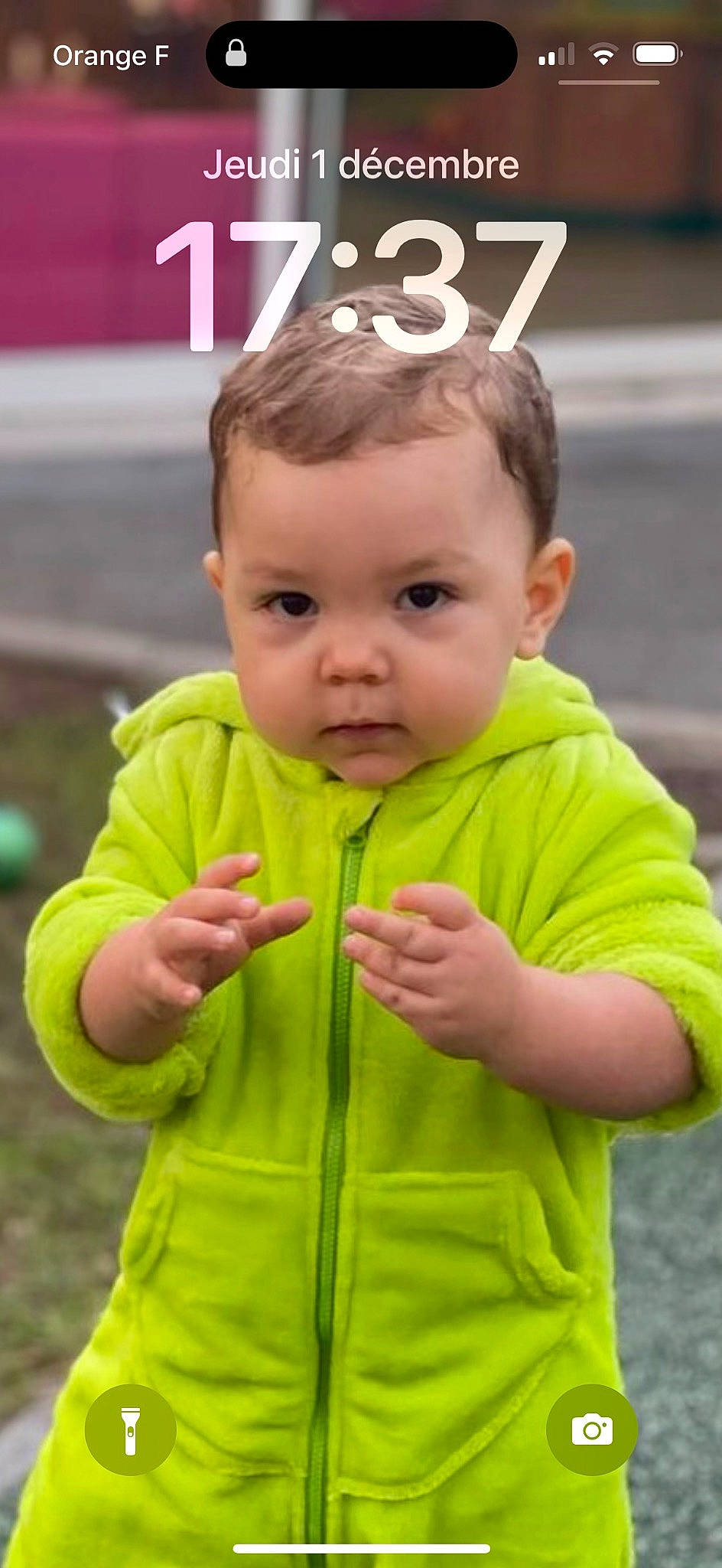 Thibaut a rejoint le concours — aidez-le/la à gagner de superbes lots ! baby, baby_toddler_clothing, cheek, child, eye, eyewear, face, facial_expression, fun, gesture, grass, happy, head, jacket, logo, organ, people, person, recreation, sleeve
