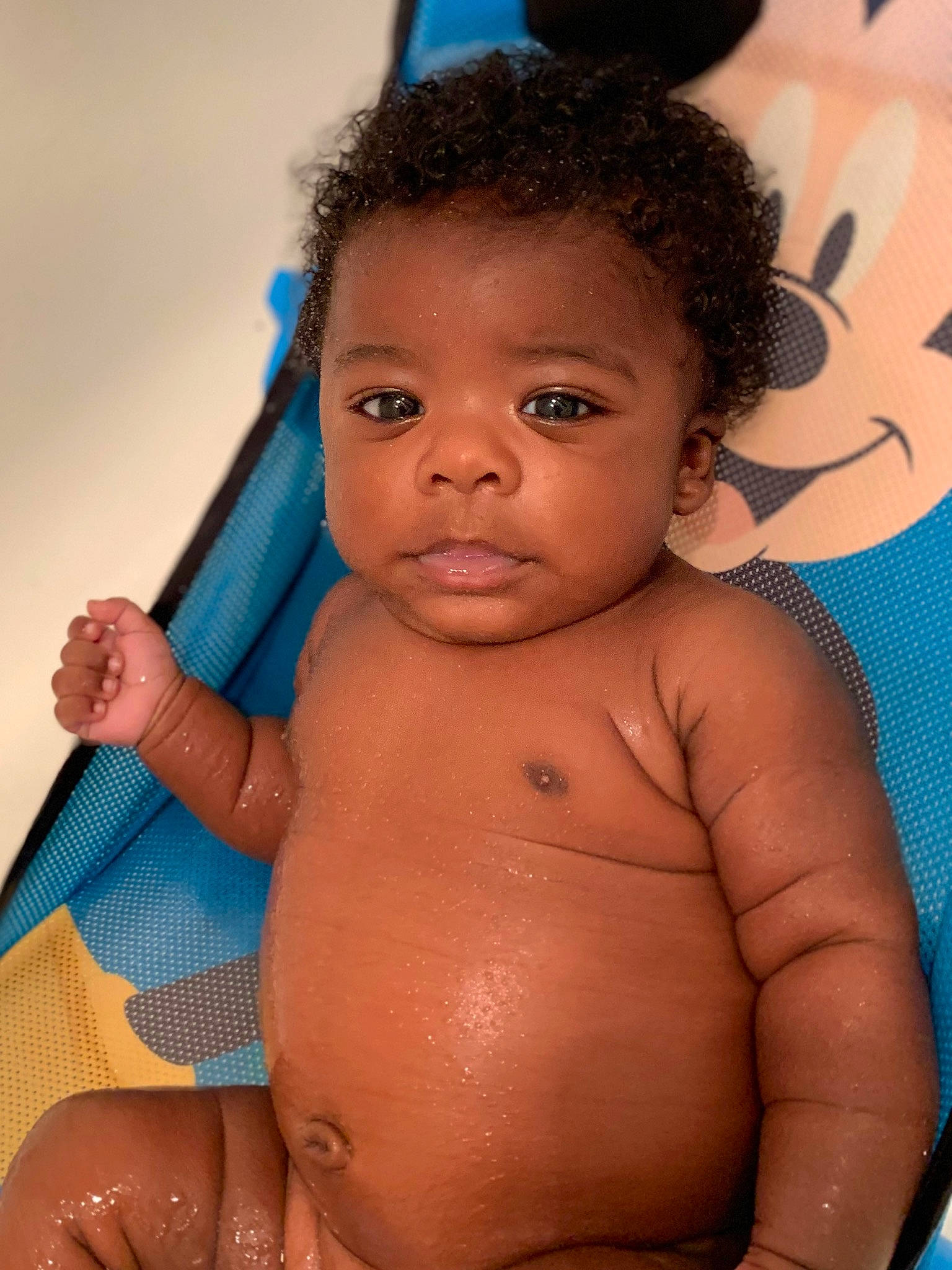 Kamarion is registered to the contest to win money with this photo: arm, cheek, chin, eye, eyebrow, face, facial_expression, forehead, hair, hand, head, joint, leg, lip, mouth, muscle, nose, person, shoulder, skin