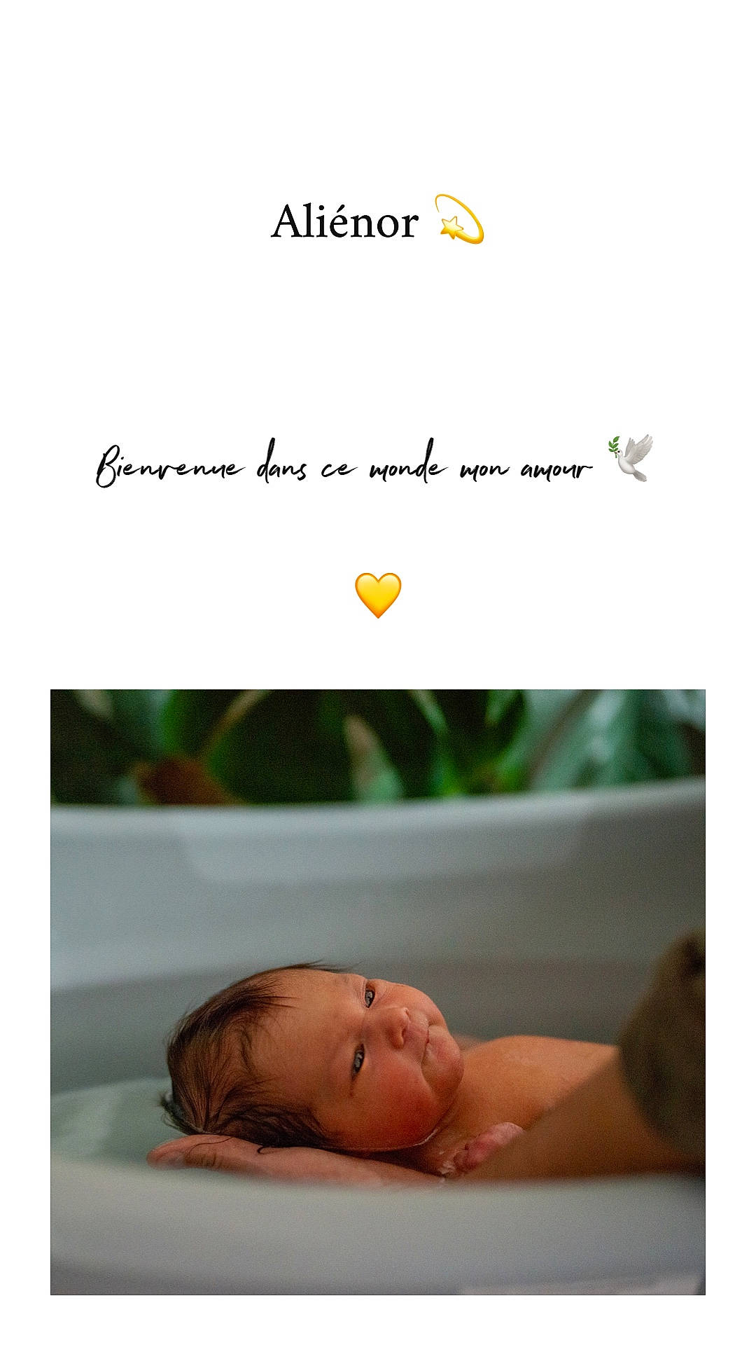 Alienor a rejoint le concours — aidez-le/la à gagner de superbes lots ! advertising, baby, baby_products, brand, circle, comfort, electronic_device, eyelash, font, handwriting, happy, leisure, logo, output_device, person, photo_caption, screenshot, smile, toddler, wood
