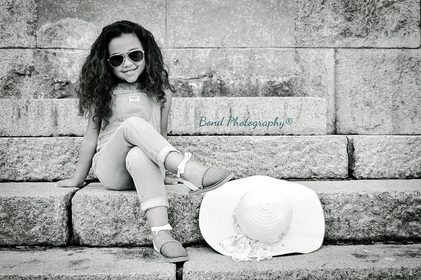 Elliany joined the competition — help win amazing prizes! beauty, black, black_and_white, cool, eyewear, fashion, footwear, human_leg, joint, joy, lady, leg, lip, model, monochrome, monochrome_photography, person, photograph, shoulder, sitting