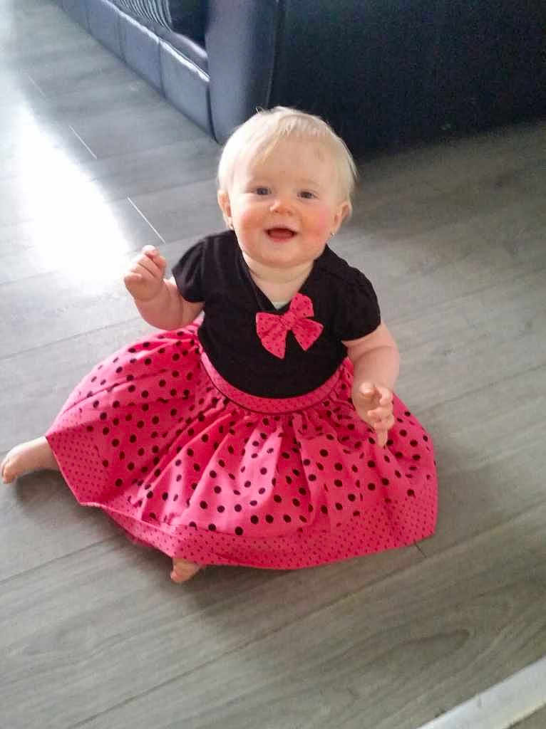 Ceren is registered to the contest to win money with this photo: