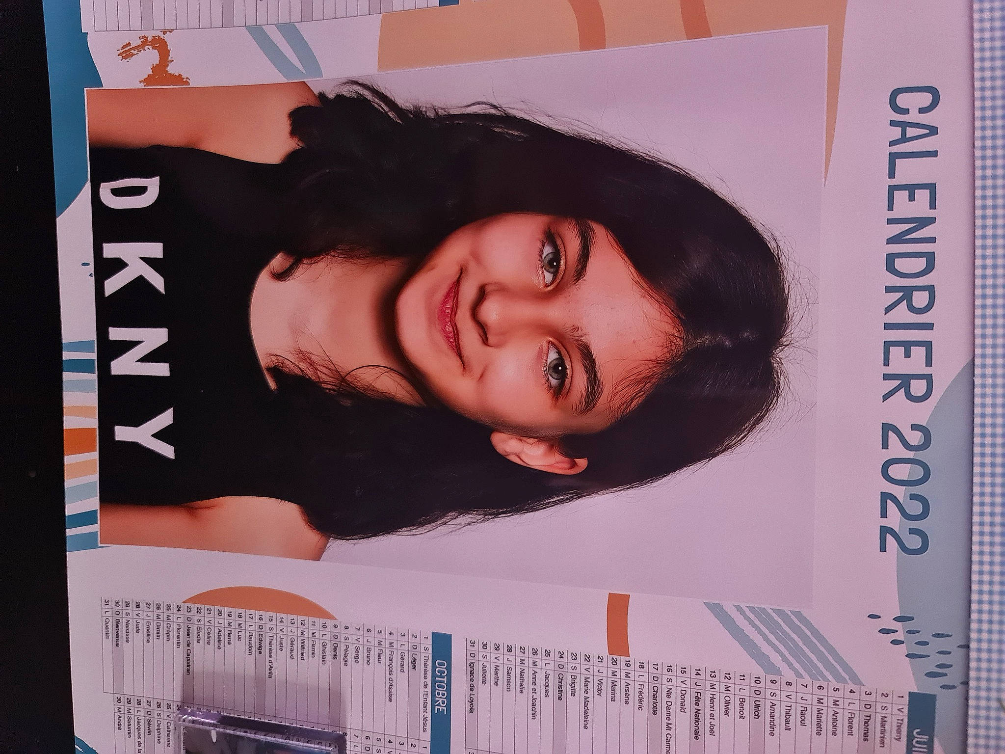 Miray participe au concours pour gagner de l'argent avec cette photo : advertising, art, beauty, chin, display_device, eyebrow, eyelash, font, graphic_design, joy, magenta, material_property, media, organ, person, poster, product, publication, room, skin