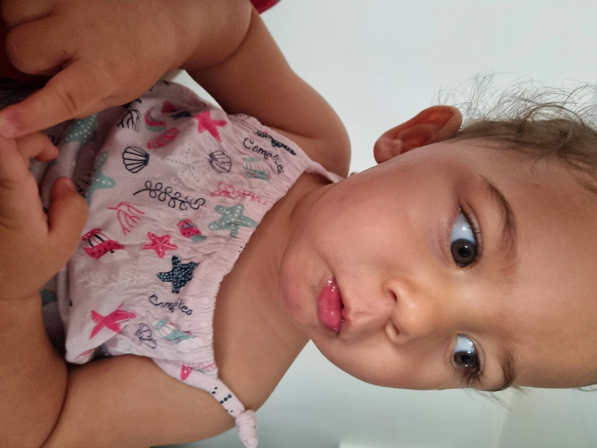 Raven a rejoint le concours — aidez-le/la à gagner de superbes lots ! baby, baby_toddler_clothing, cheek, chest, comfort, eyelash, finger, forehead, gesture, hand, happy, joint, lip, mouth, muscle, neck, nose, person, shoulder, skin