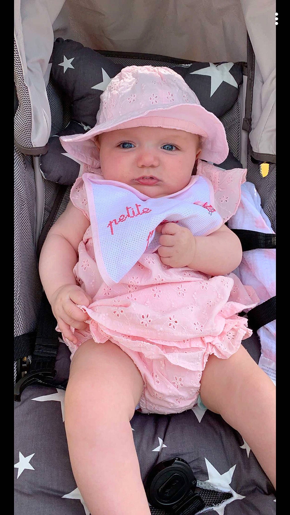 Julianna participe au concours pour gagner de l'argent avec cette photo : baby, baby_products, baby_toddler_clothing, cheek, child, headwear, person, pink, product, toddler