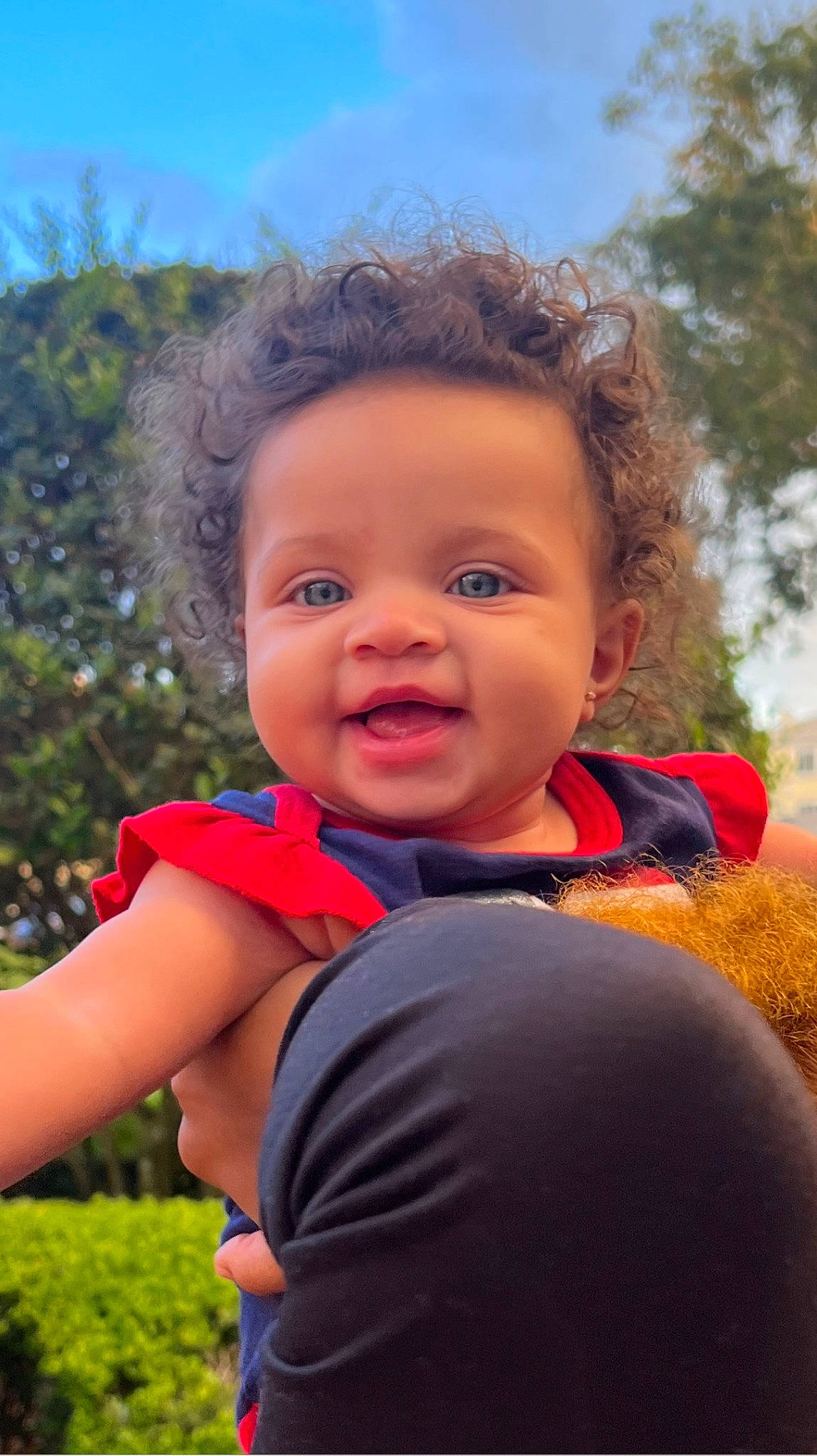 Kalilah is registered to the contest to win money with this photo: beauty, chin, eye, face, facial_expression, fun, gesture, grass, happy, iris, leisure, lip, people_in_nature, person, plant, recreation, skin, sky, smile, toddler