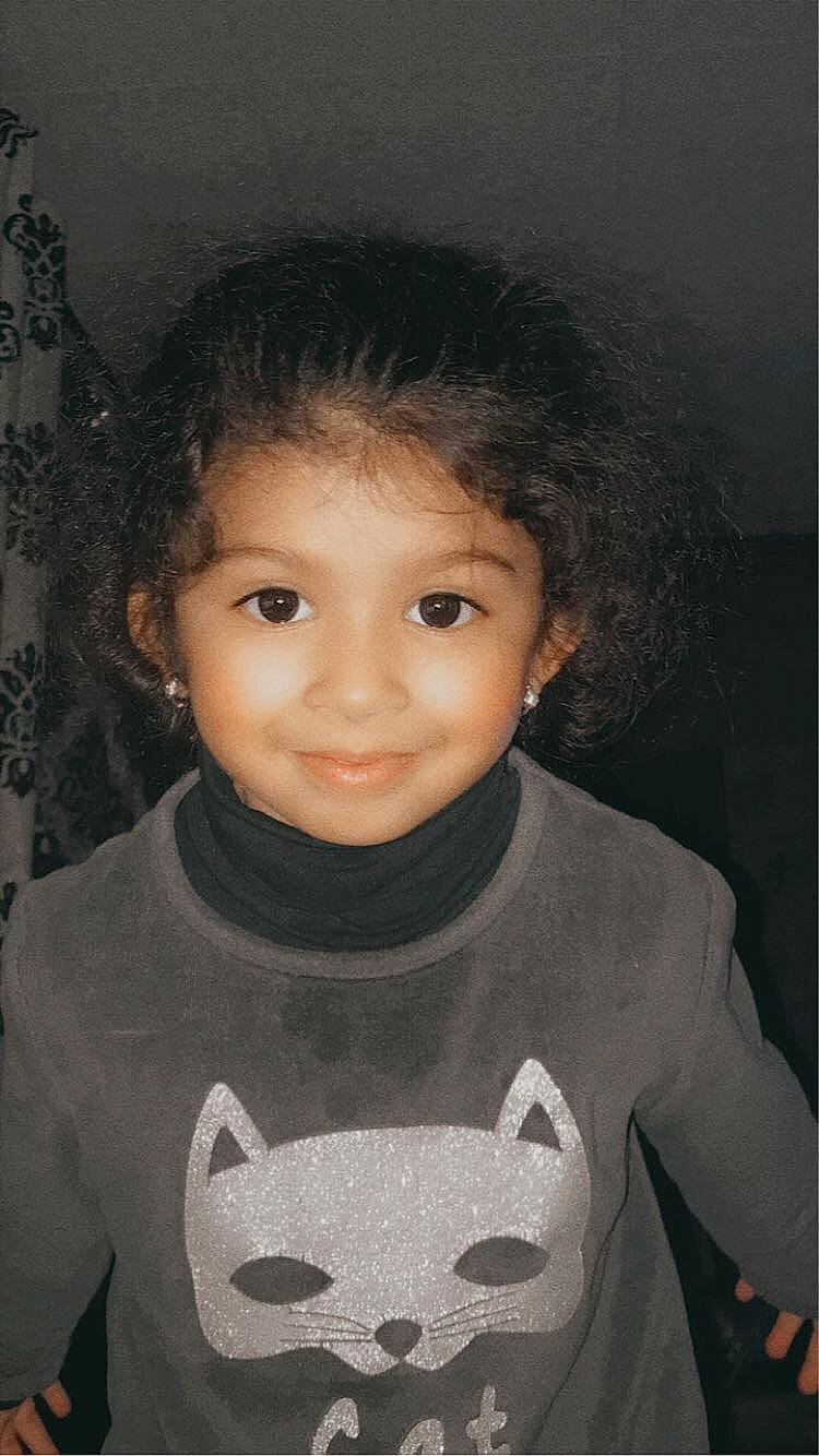 Isra a rejoint le concours — aidez-le/la à gagner de superbes lots ! black_hair, cheek, child, chin, cool, eye, eyebrow, face, forehead, hair, head, iris, joy, lip, neck, nose, person, portrait, smile, toddler