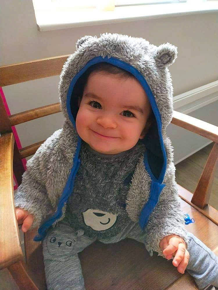 Leandro a rejoint le concours — aidez-le/la à gagner de superbes lots ! baby_toddler_clothing, cap, cheek, comfort, eyebrow, facial_expression, happy, head, headgear, headwear, iris, jacket, joy, nose, outerwear, person, product, skin, smile, standing