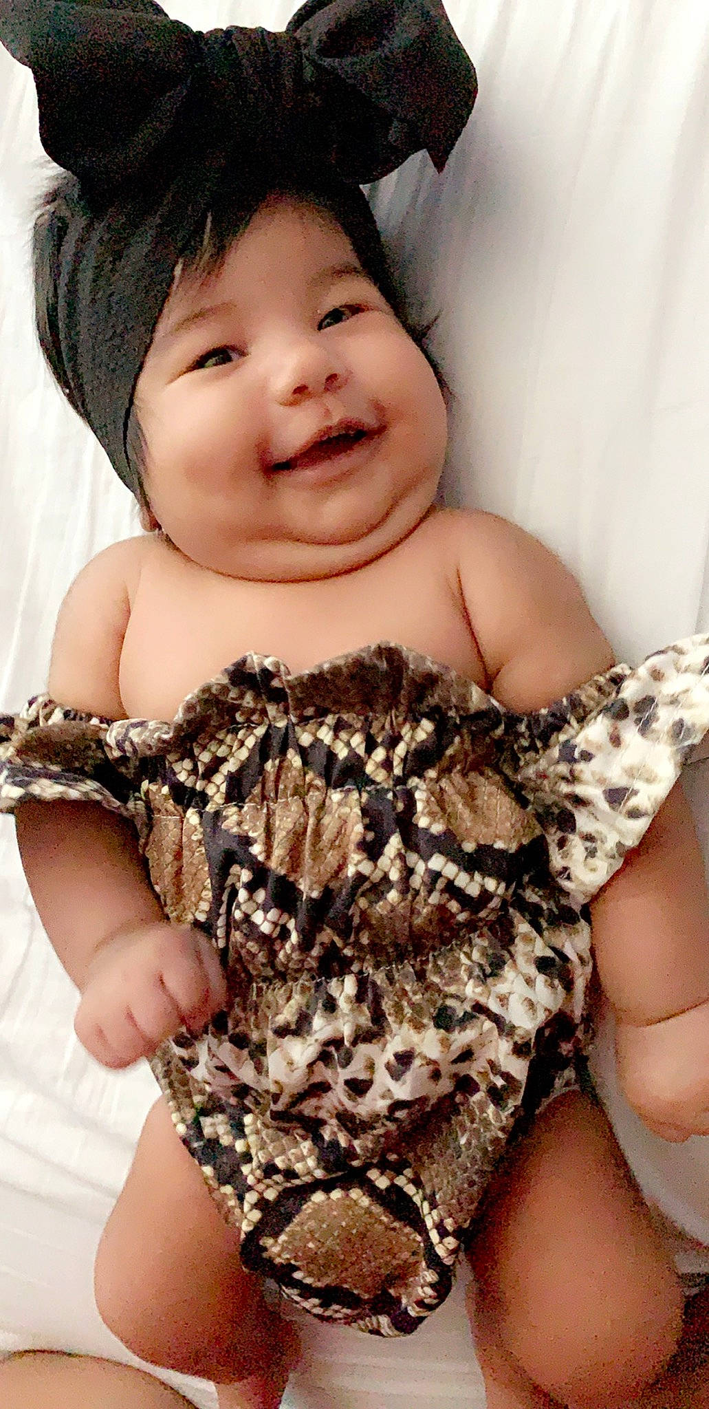 Julissa is registered to the contest to win money with this photo: baby, child, child_model, person, toddler