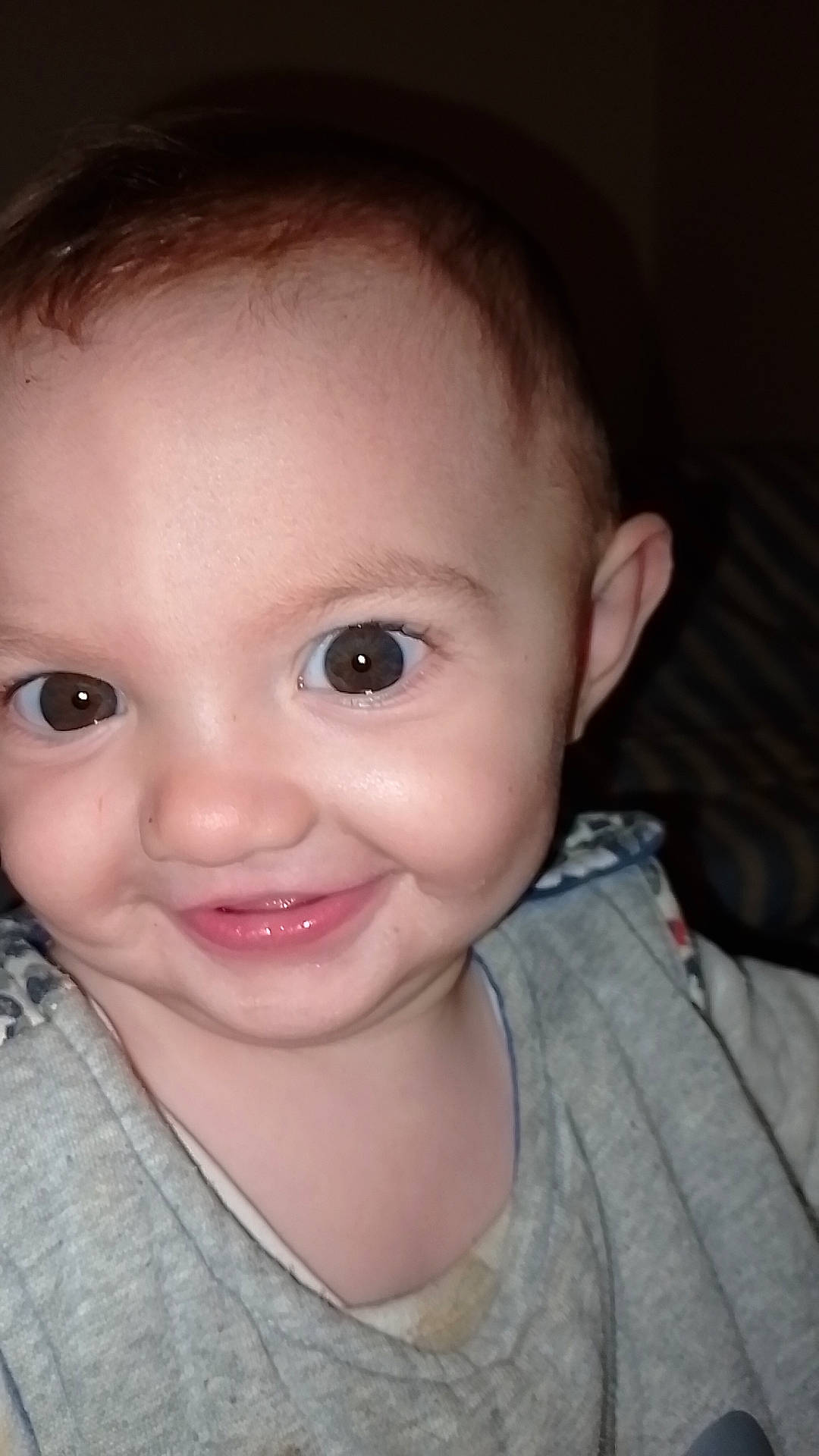 Maël a rejoint le concours — aidez-le/la à gagner de superbes lots ! baby, baby_toddler_clothing, cheek, ear, eyebrow, eyelash, flash_photography, forehead, happy, human_body, iris, jaw, joy, lip, mouth, no_expression, nose, person, skin, sleeve