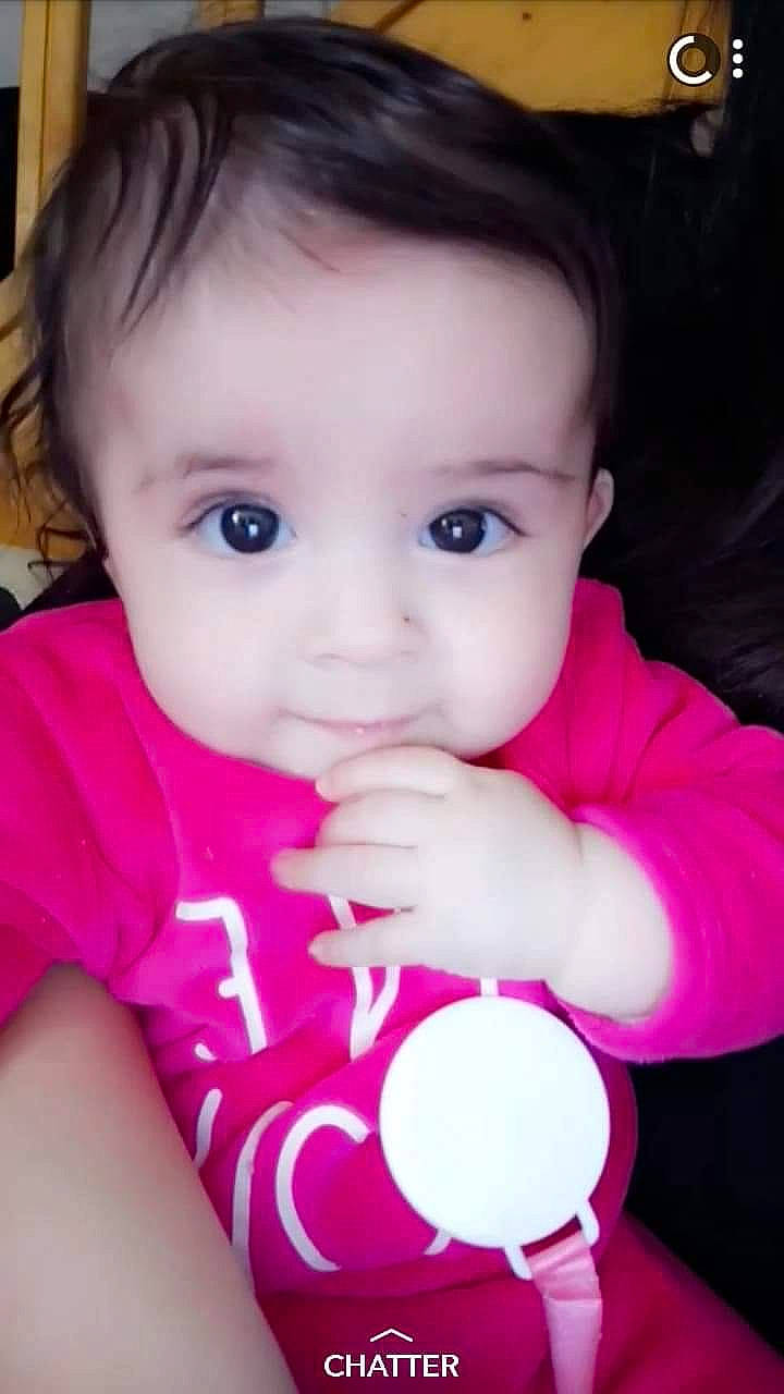 Lyana a rejoint le concours — aidez-le/la à gagner de superbes lots ! baby, baby_products, beauty, brown_hair, cheek, child, ear, eye, face, fun, head, iris, lip, magenta, mouth, nose, person, pink, skin, smile