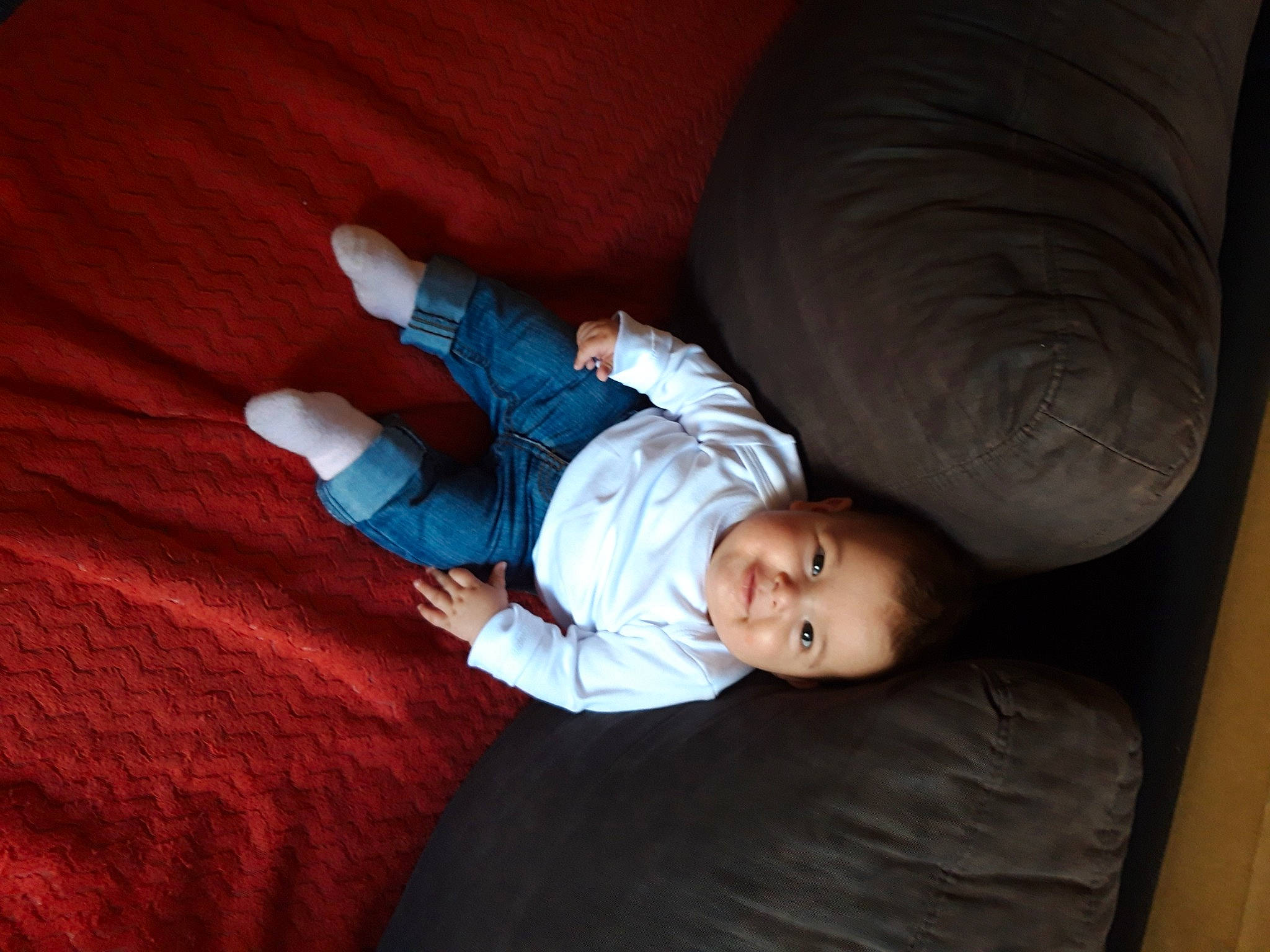 Maria a rejoint le concours — aidez-le/la à gagner de superbes lots ! child, comfort, joy, nap, person, sleep