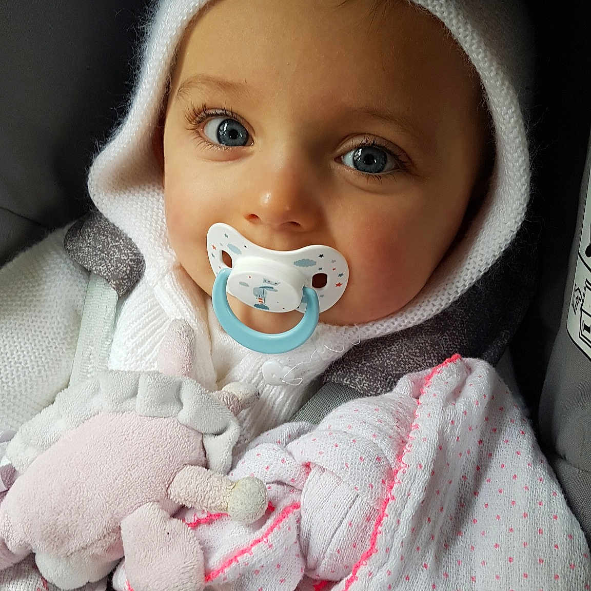 Tyfaine a rejoint le concours — aidez-le/la à gagner de superbes lots ! baby, cheek, child, nose, person, skin, toddler