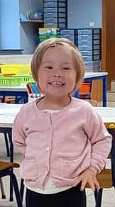 Adèle a rejoint le concours — aidez-le/la à gagner de superbes lots ! blond, chair, child, facial_expression, finger, flooring, fun, hair, hairstyle, happy, joy, leisure, person, sleeve, smile, snapshot, standing, table, thigh, thumb