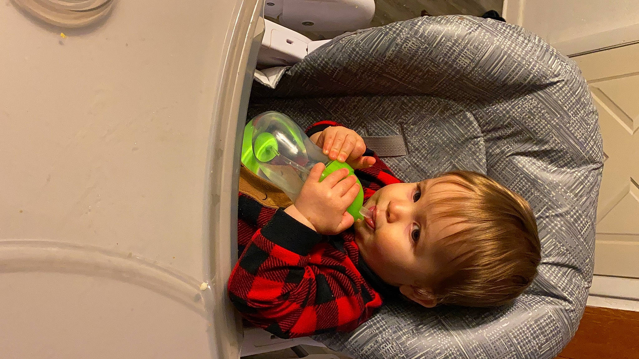 Maverick is registered to the contest to win money with this photo: auto_part, automotive_design, baby, baby_products, baby_toddler_clothing, car_seat, child, comfort, fun, happy, luxury_vehicle, mouth, person, personal_protective_equipment, room, smile, sunglasses, toddler, vehicle_door
