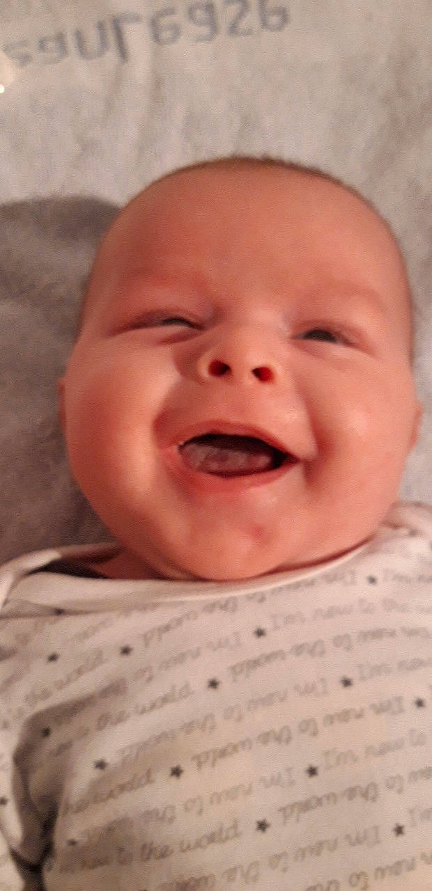 Yliano a rejoint le concours — aidez-le/la à gagner de superbes lots ! cheek, child, chin, close_up, emotion, face, facial_expression, forehead, head, infant, laughter, lip, mouth, nose, person, skin, smile, toddler, tooth