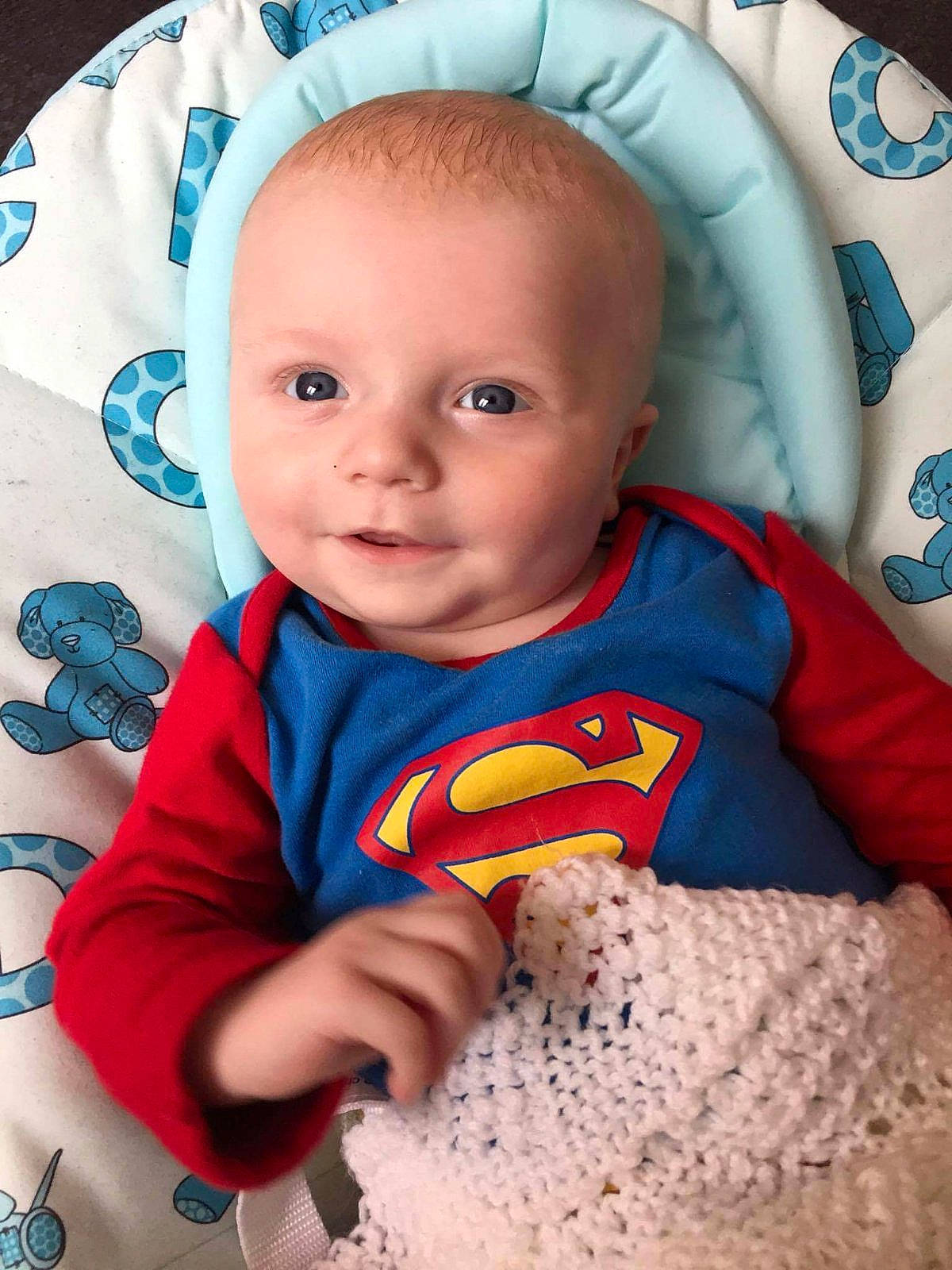 Daryl is registered to the contest to win money with this photo: