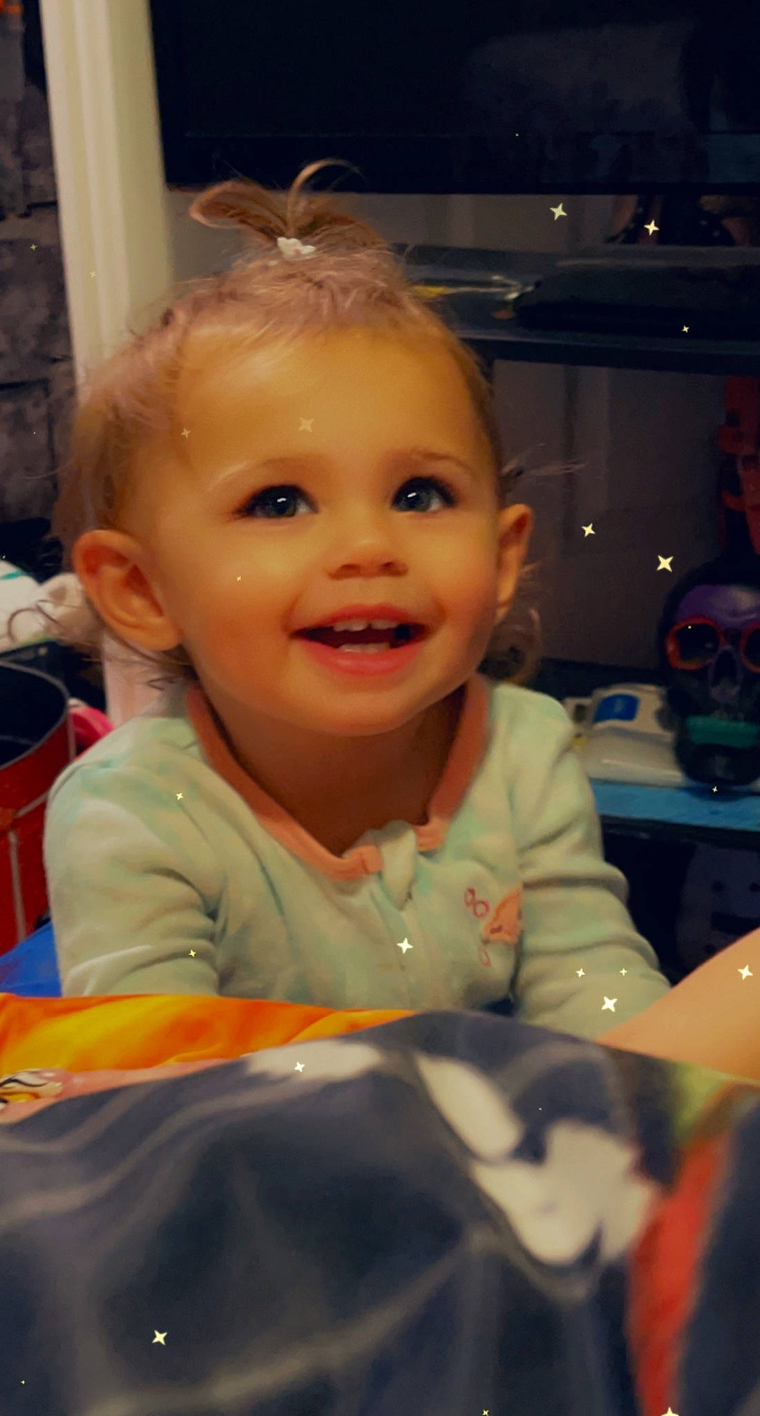 Karlee is registered to the contest to win money with this photo: baby, cheek, child, chin, facial_expression, forehead, fun, hair, hairstyle, happy, head, iris, joy, mouth, nose, person, room, sitting, skin, smile