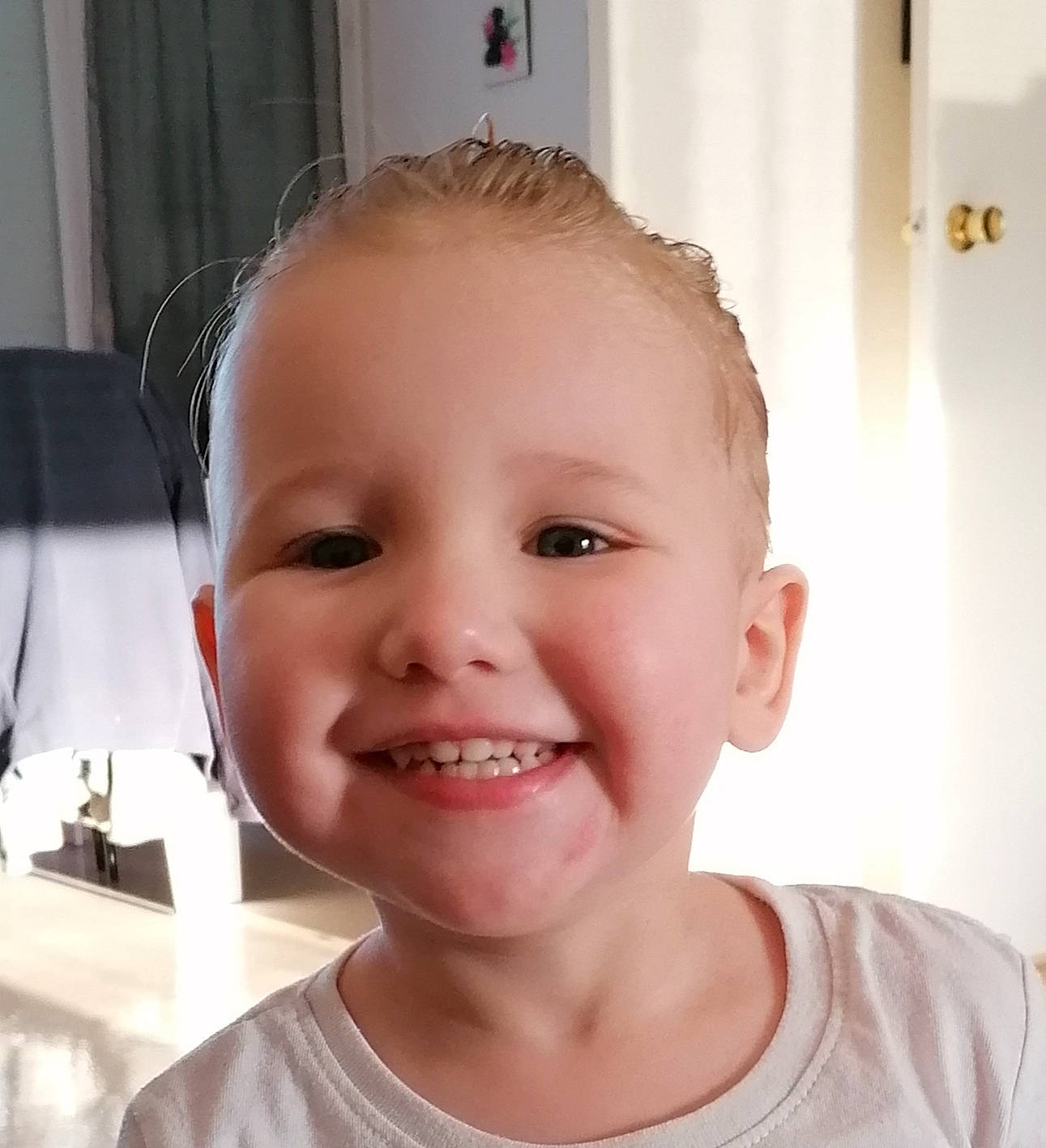 Manon a rejoint le concours — aidez-le/la à gagner de superbes lots ! baby, cheek, child, chin, ear, eyebrow, face, facial_expression, forehead, hair, hairstyle, head, joy, lip, mouth, nose, organ, person, skin, smile