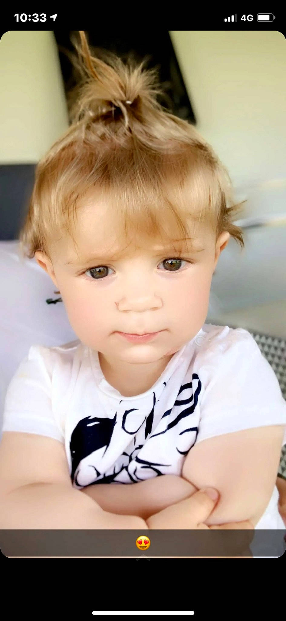 Sway participe au concours pour gagner de l'argent avec cette photo : arm, cheek, chin, eyebrow, eyelash, facial_expression, finger, flash_photography, forehead, hair, happy, human, iris, lip, mammal, neck, nose, person, shoulder, skin