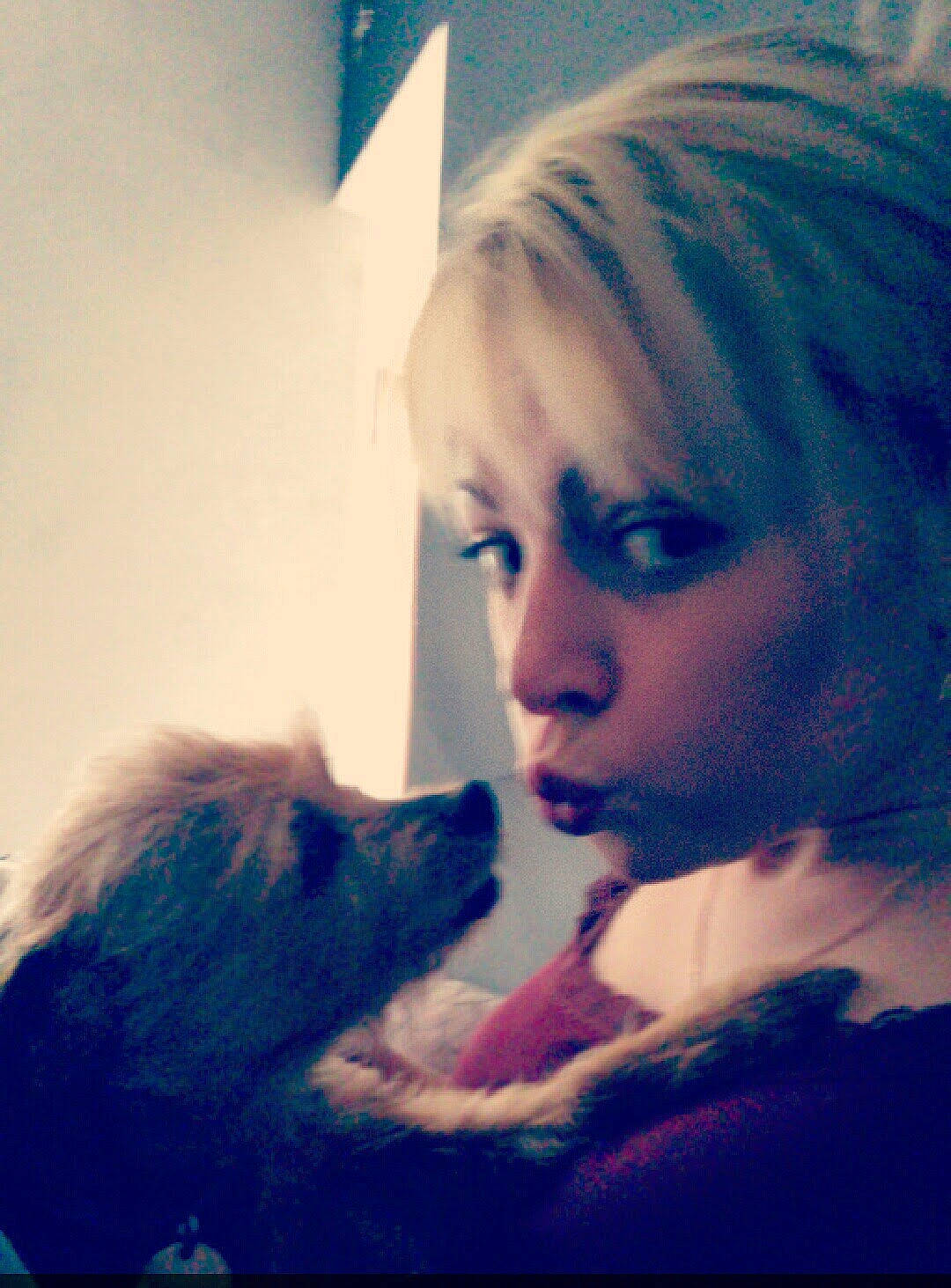 Hippie a rejoint le concours — aidez-le/la à gagner de superbes lots ! blond, blue, ear, eye, hair, lady, lip, love, nose, person, photography, selfie