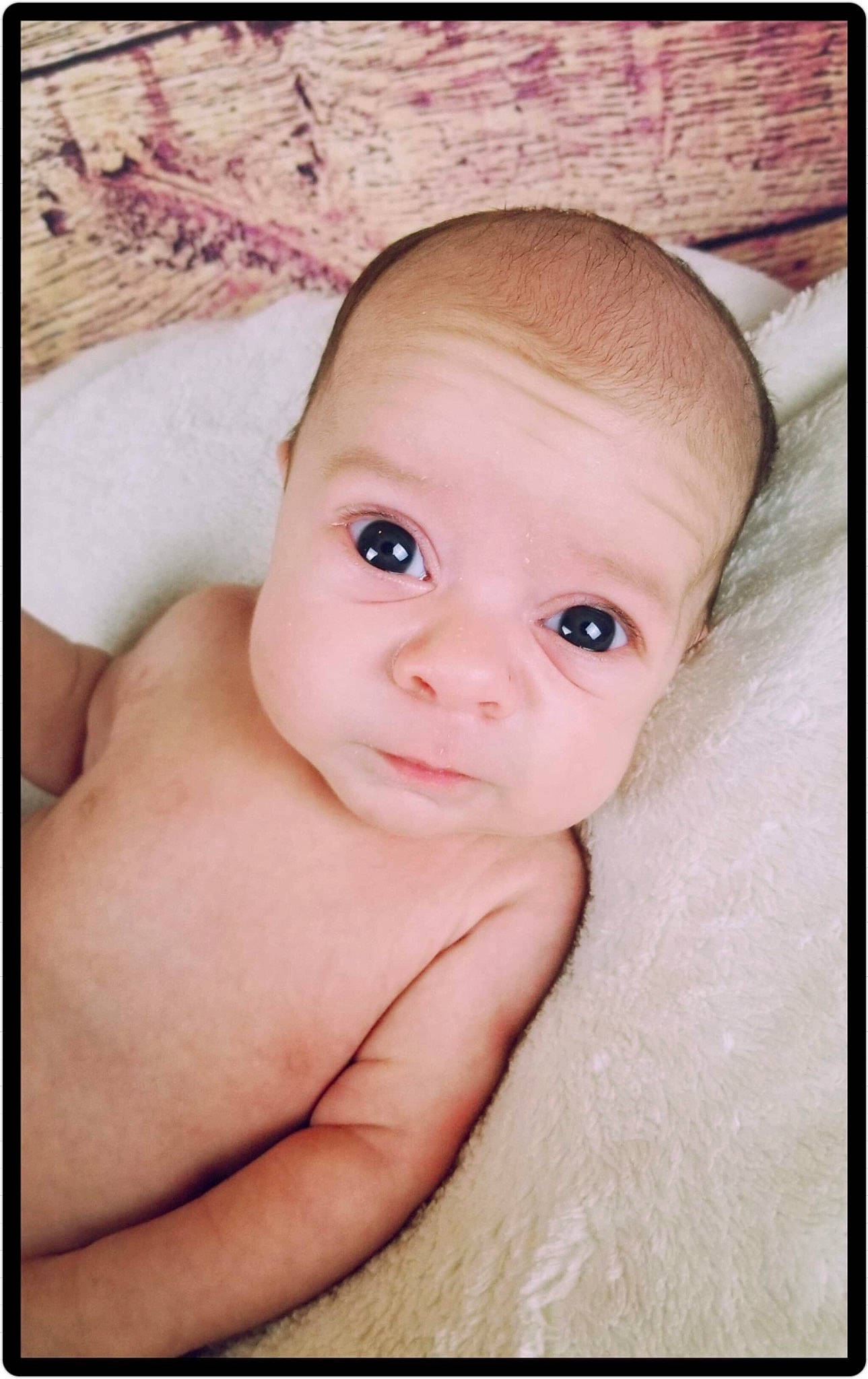 Axel is registered to the contest to win money with this photo: baby, beauty, cheek, child, chin, close_up, eye, eyebrow, face, forehead, head, iris, lip, mouth, muscle, nose, person, photography, skin, smile
