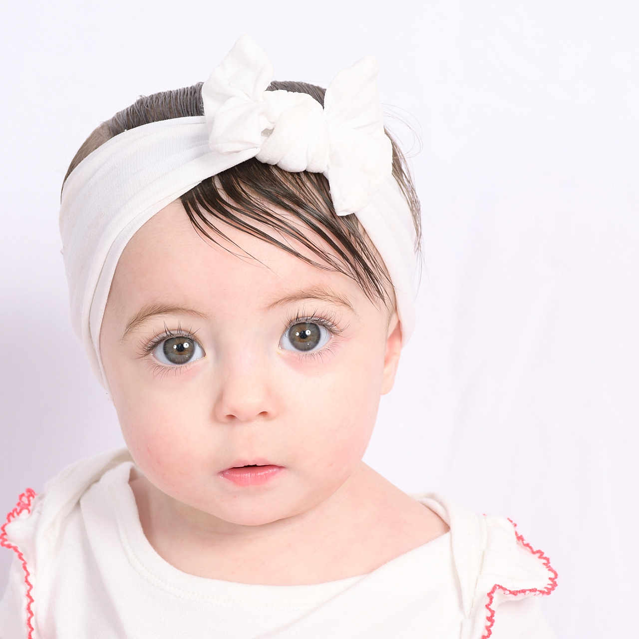 Elvira a rejoint le concours — aidez-le/la à gagner de superbes lots ! accessories, baby, bandana, bonnet, clothing, face, hat, head, headband, person, photography, portrait, turban
