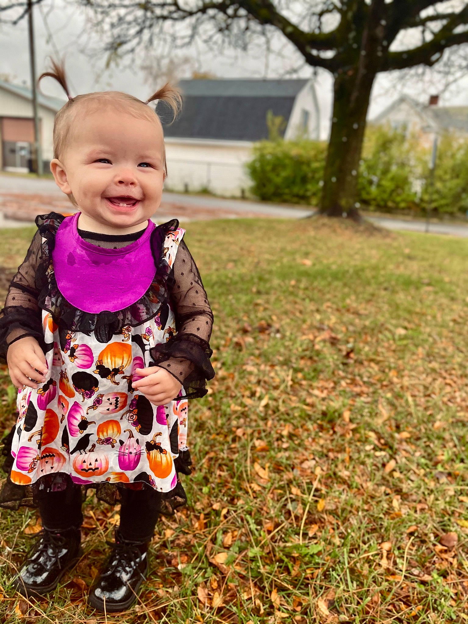 Johanna is registered to the contest to win money with this photo: baby, baby_toddler_clothing, child, clothing, deciduous, grass, happy, joy, leisure, magenta, pattern, people_in_nature, person, plant, recreation, sitting, sleeve, smile, street_fashion, t_shirt