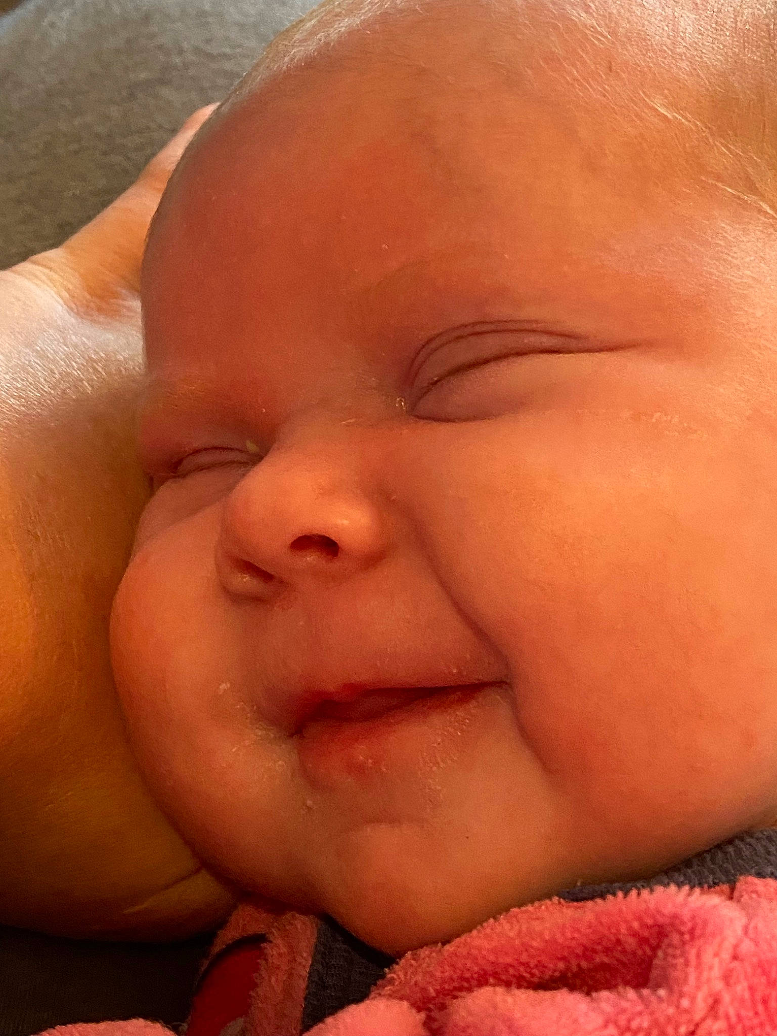 Kathaleya a rejoint le concours — aidez-le/la à gagner de superbes lots ! baby, cheek, chin, eye, eyebrow, eyelash, face, facial_expression, forehead, hand, happy, head, human_body, iris, lip, mouth, nose, organ, person, skin