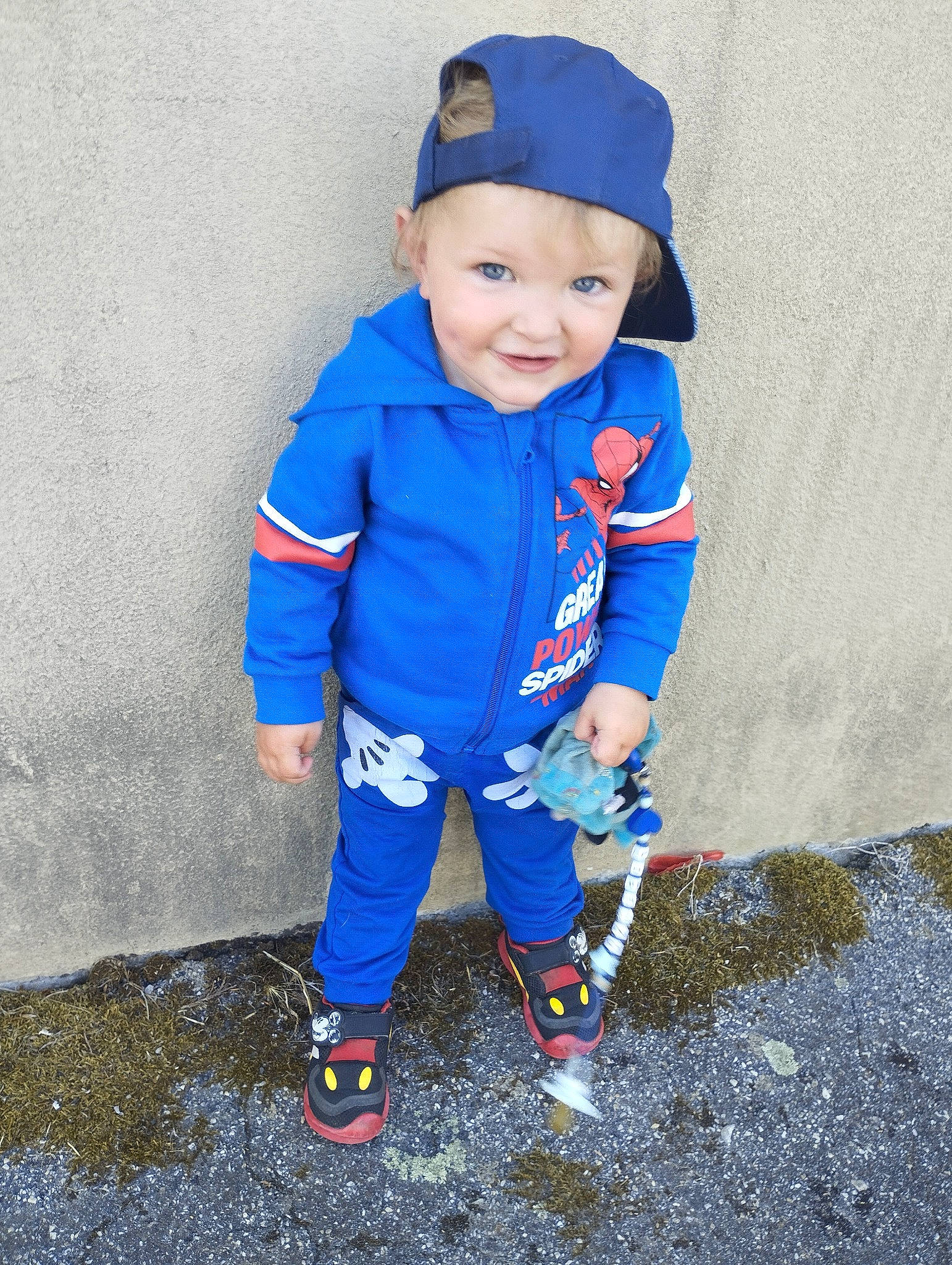 Lorenzo participe au concours pour gagner de l'argent avec cette photo : asphalt, baby, baby_toddler_clothing, cap, carmine, child, costume_hat, electric_blue, fashion_accessory, fun, happy, hat, headgear, headwear, joy, outerwear, pattern, person, personal_protective_equipment, sleeve
