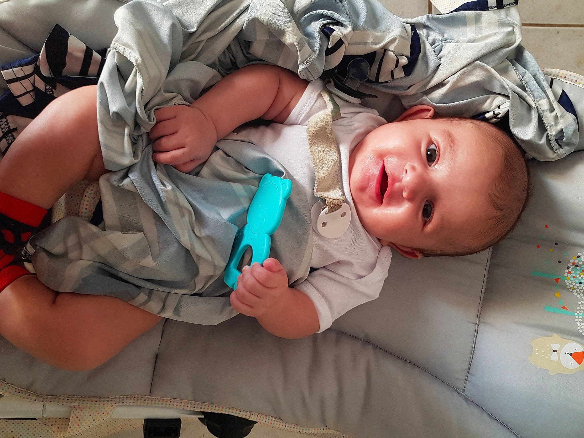 Jayce a rejoint le concours — aidez-le/la à gagner de superbes lots ! baby, baby_sleeping, bedtime, birth, child, comfort, nap, person, sleep