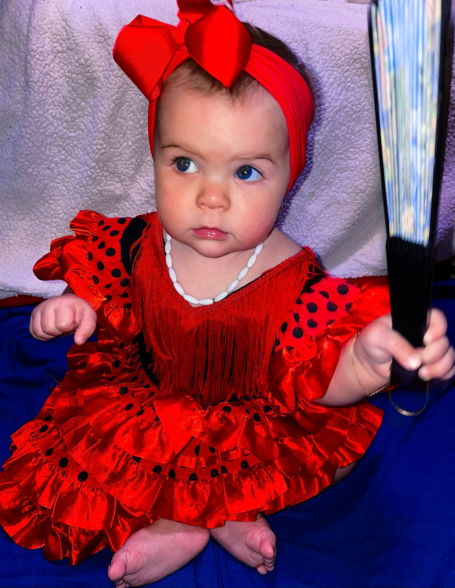 Paris a rejoint le concours — aidez-le/la à gagner de superbes lots ! baby, baby_toddler_clothing, child, costume_hat, day_dress, dress, happy, hat, headgear, headpiece, human_body, magenta, person, pink, product, purple, red, skin, sleeve, textile