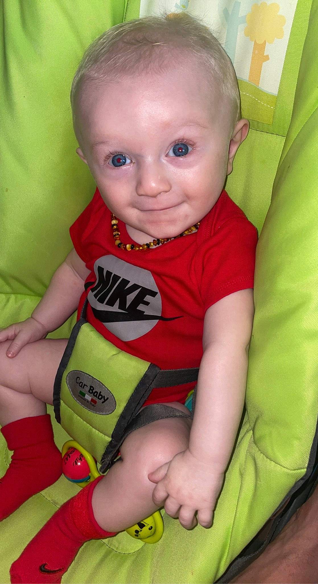 Soan participe au concours pour gagner de l'argent avec cette photo : arm, baby, baby_toddler_clothing, cheek, child, comfort, finger, fun, happy, human_leg, iris, joint, knee, nose, person, product, skin, sleeve, smile, thigh