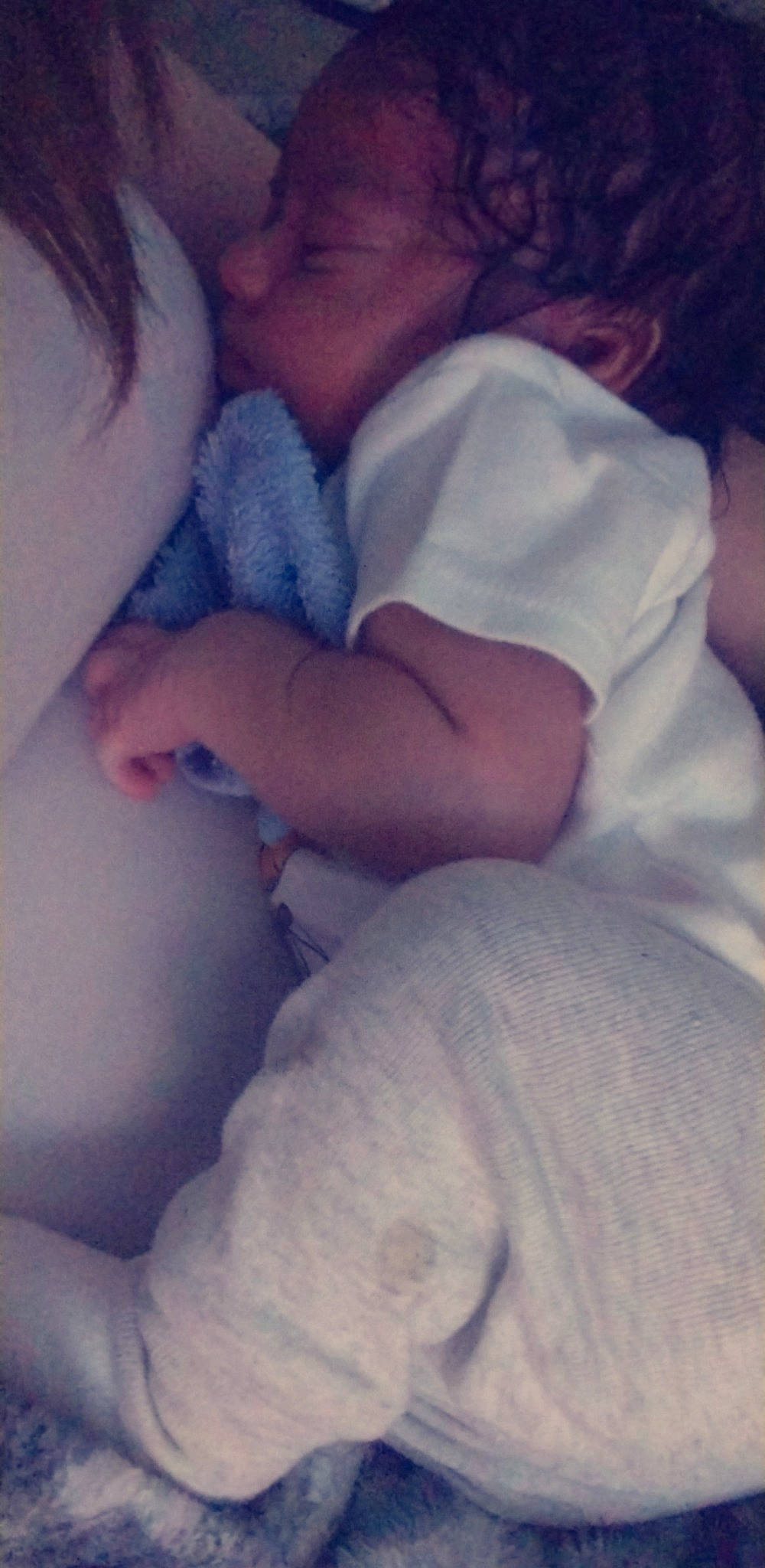 Carmelo is registered to the contest to win money with this photo: baby, baby_sleeping, cheek, child, cloud, comfort, finger, gesture, hand, happy, linens, lip, mouth, nail, nose, person, skin, sky, textile, thumb