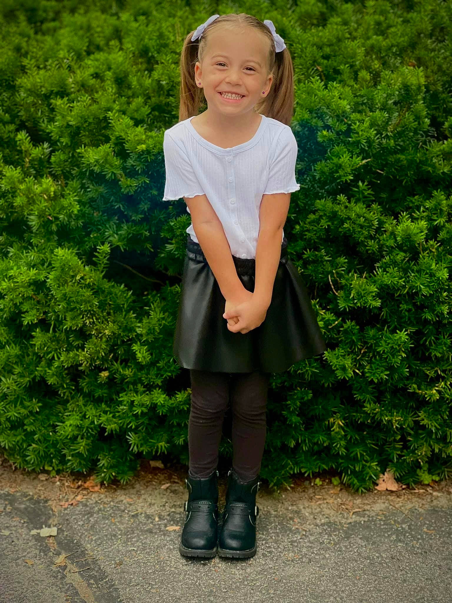 Alexis is registered to the contest to win money with this photo: baby_toddler_clothing, blazer, blond, child, collar, day_dress, denim, electric_blue, fashion_accessory, formal_wear, grass, hair, joy, knee, pattern, person, plant, sleeve, sportswear, t_shirt